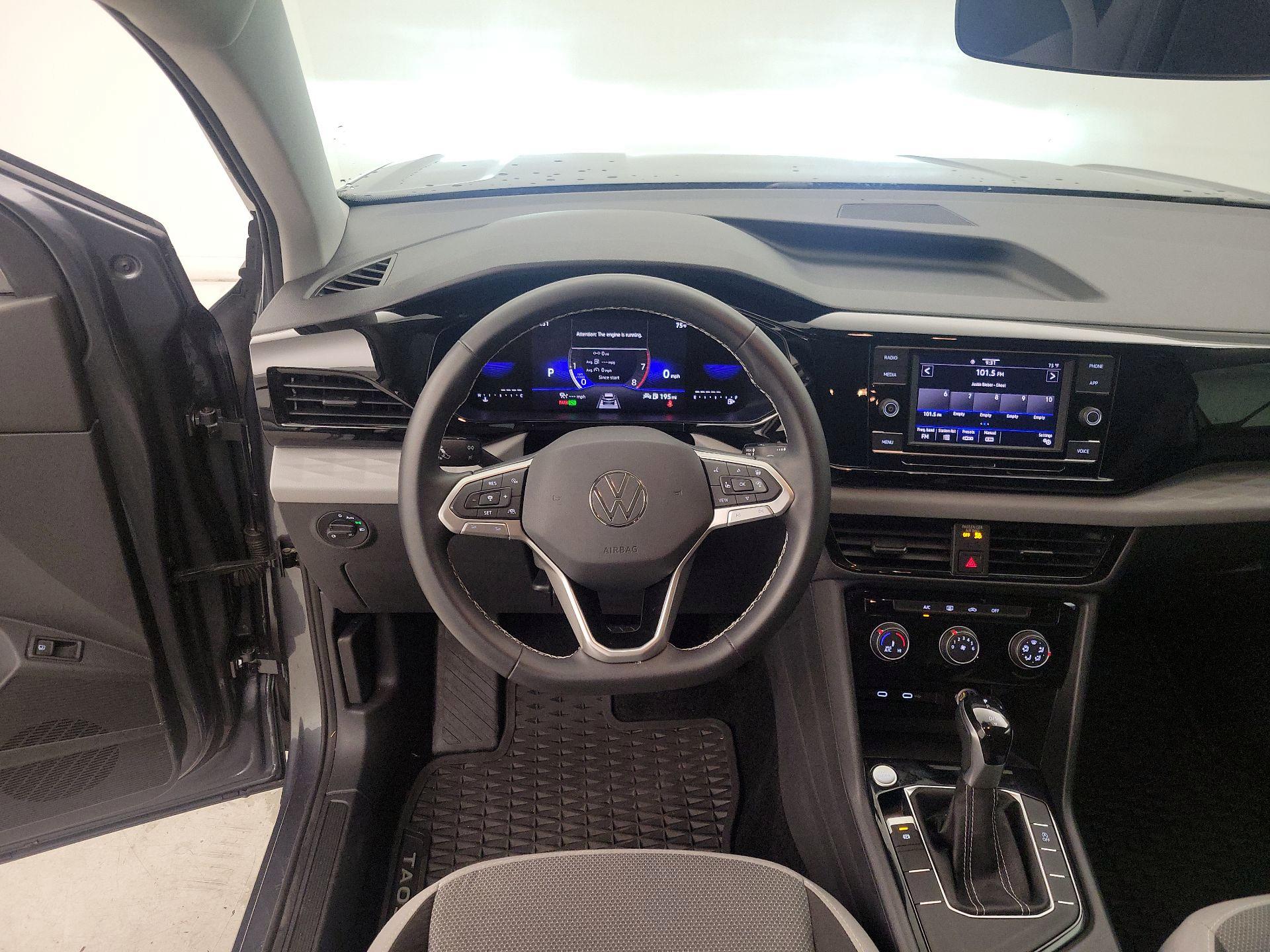 Thumbnail: 2023 Volkswagen Taos - 10