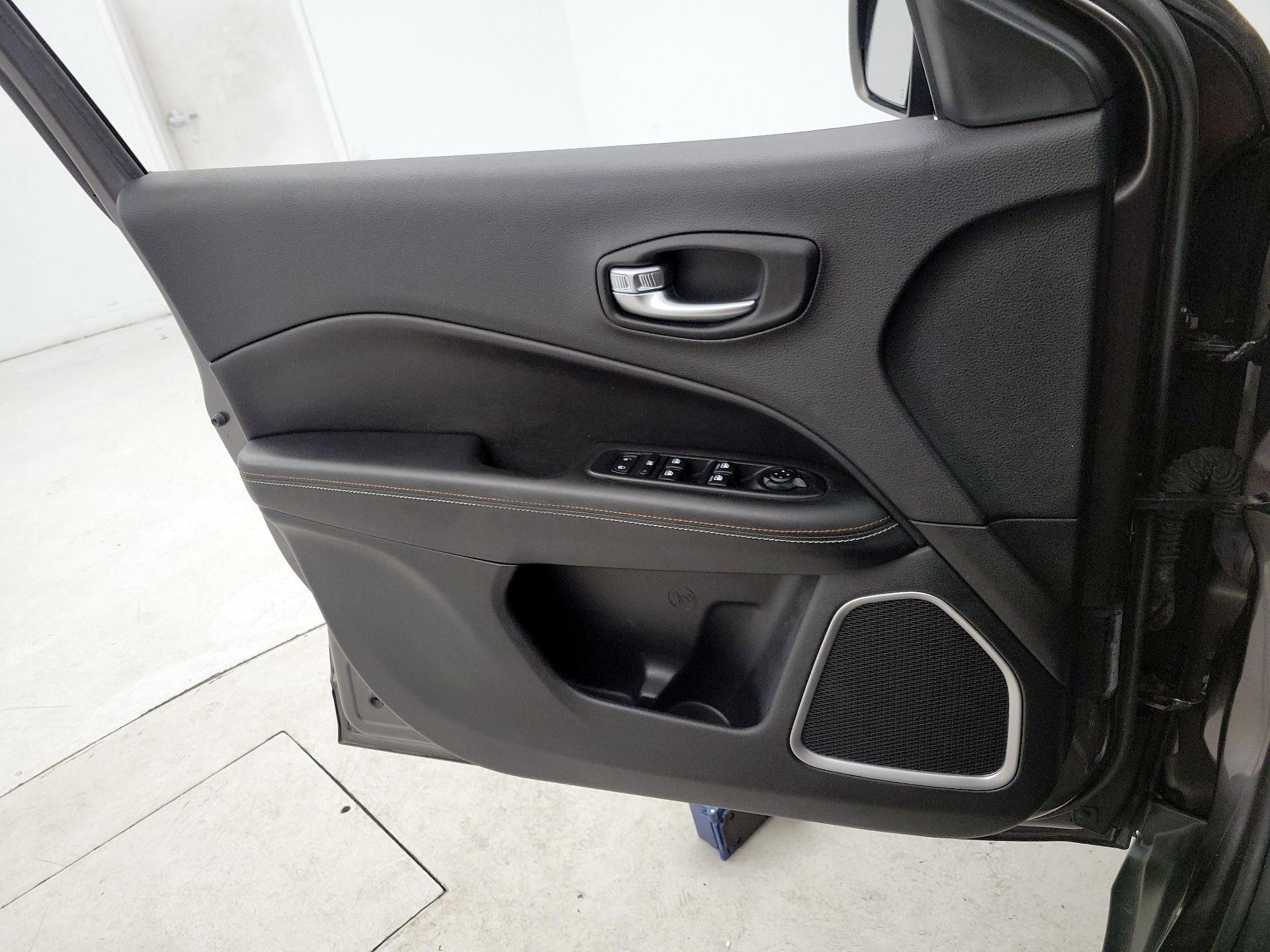 Thumbnail: 2019 Jeep Compass - 12