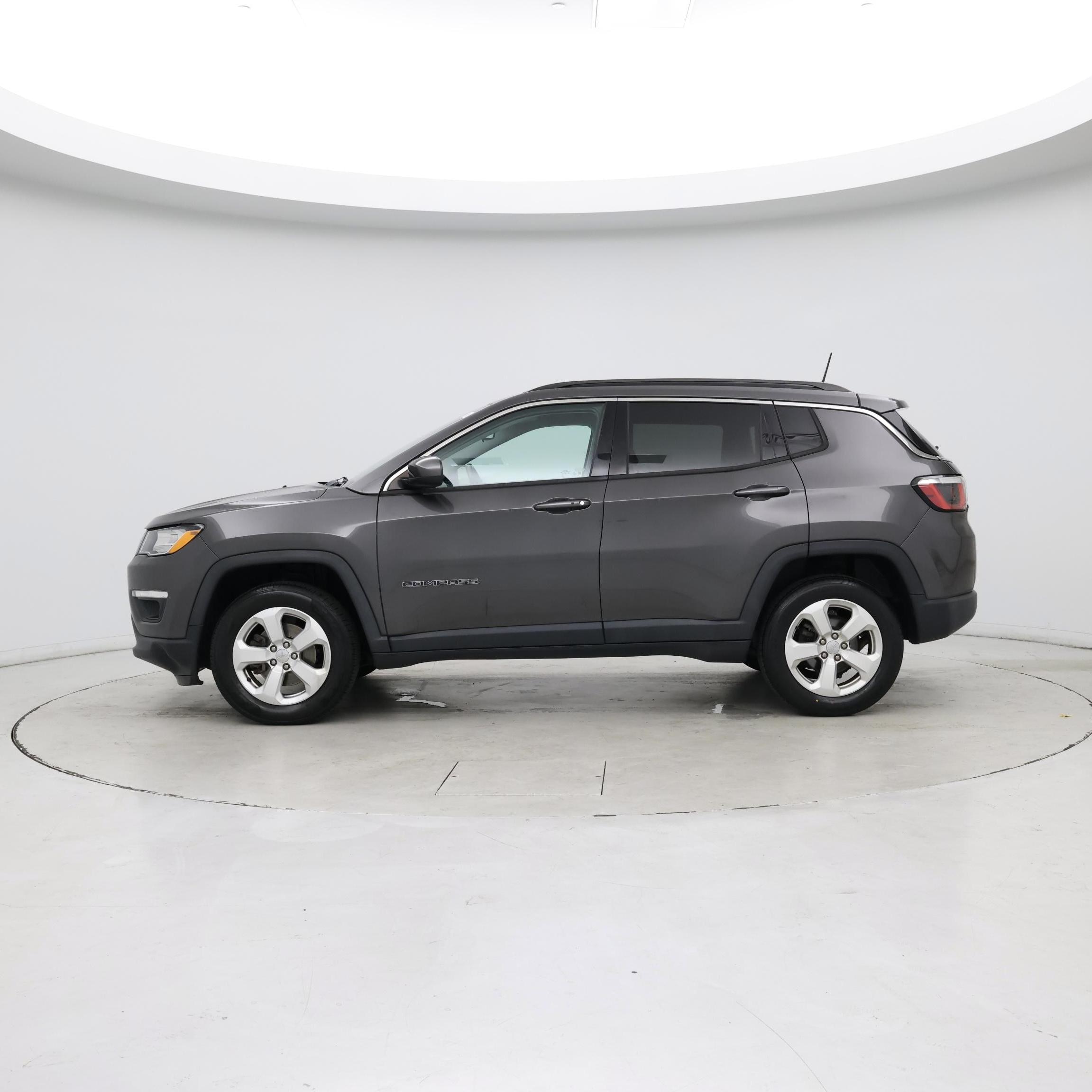 Thumbnail: 2019 Jeep Compass - 3