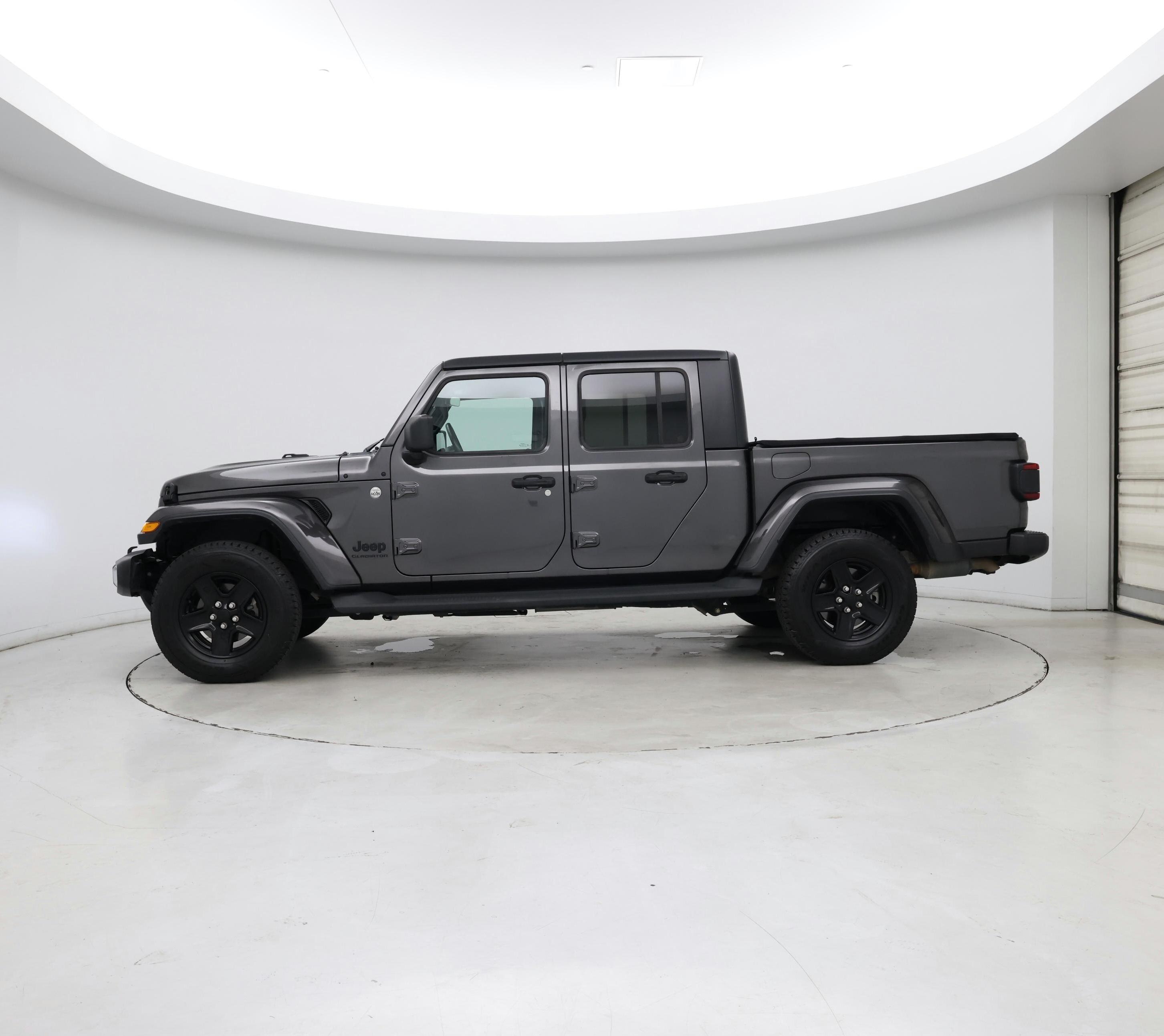 Thumbnail: 2021 Jeep Gladiator - 3