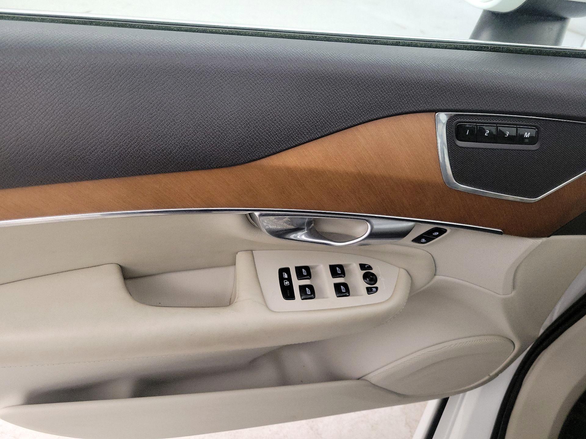 Thumbnail: 2018 Volvo XC90 - 12