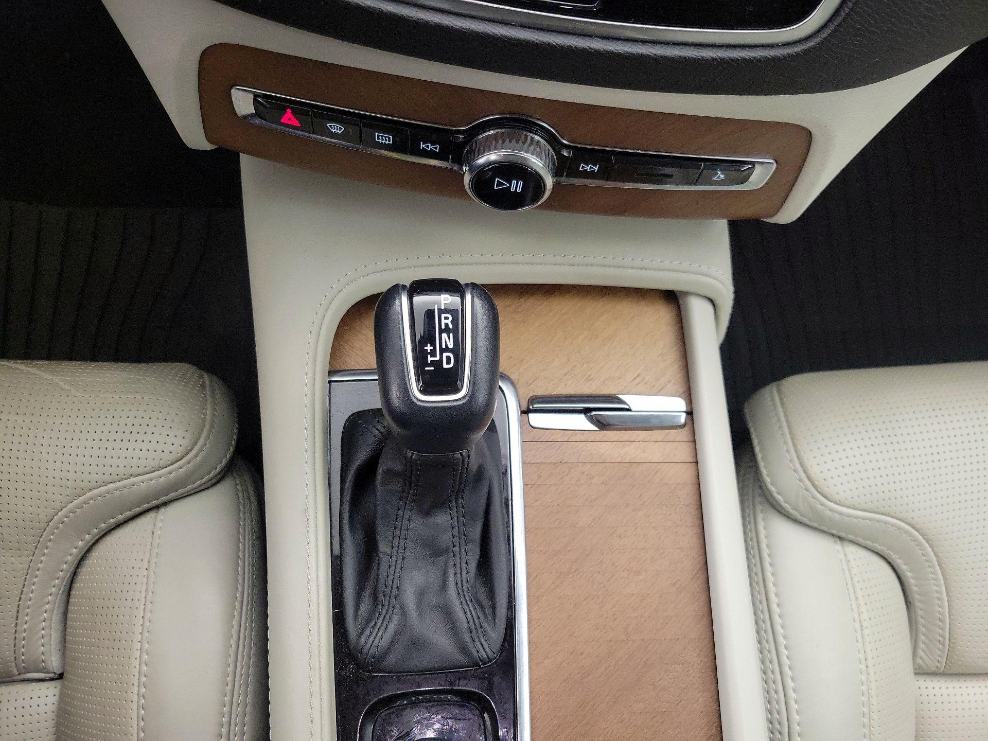 Thumbnail: 2018 Volvo XC90 - 18