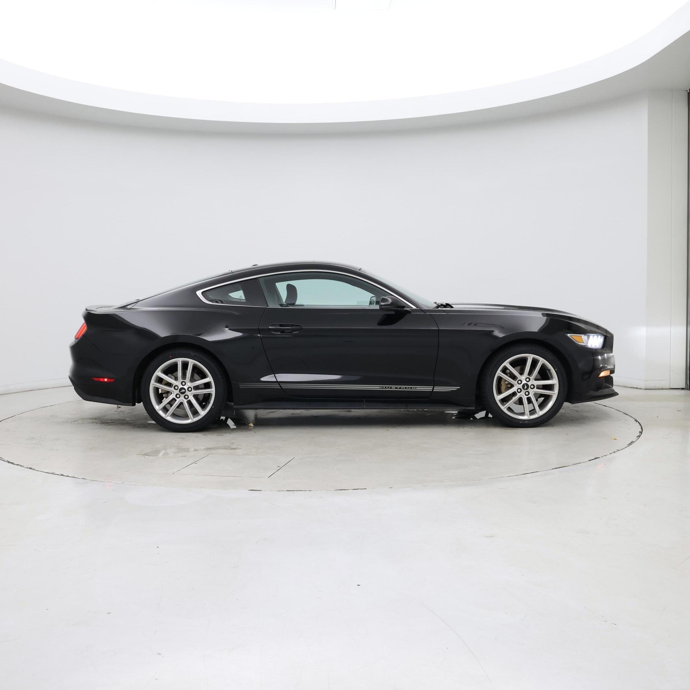 Thumbnail: 2017 Ford Mustang - 7
