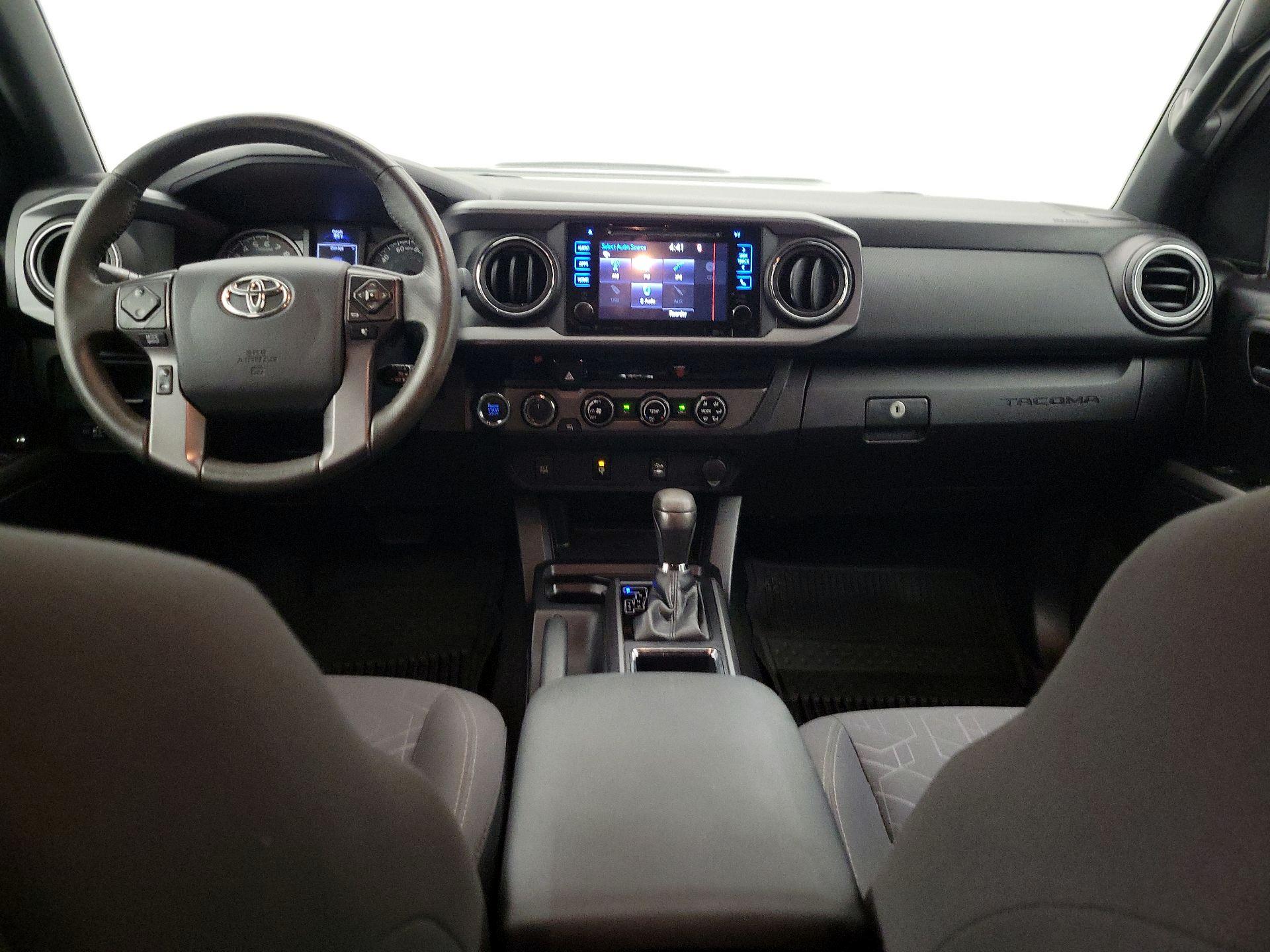 Thumbnail: 2017 Toyota Tacoma - 9