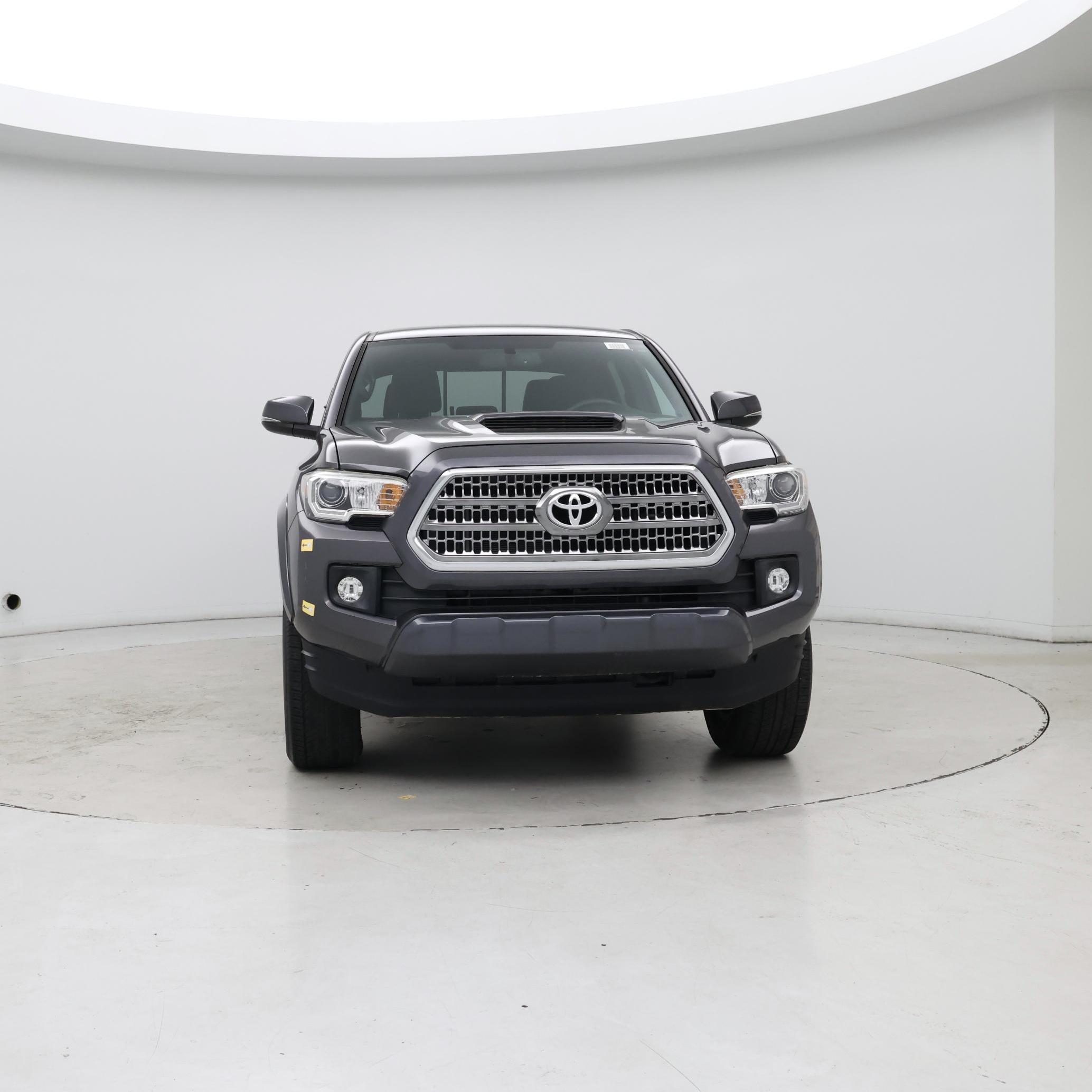 Thumbnail: 2017 Toyota Tacoma - 5