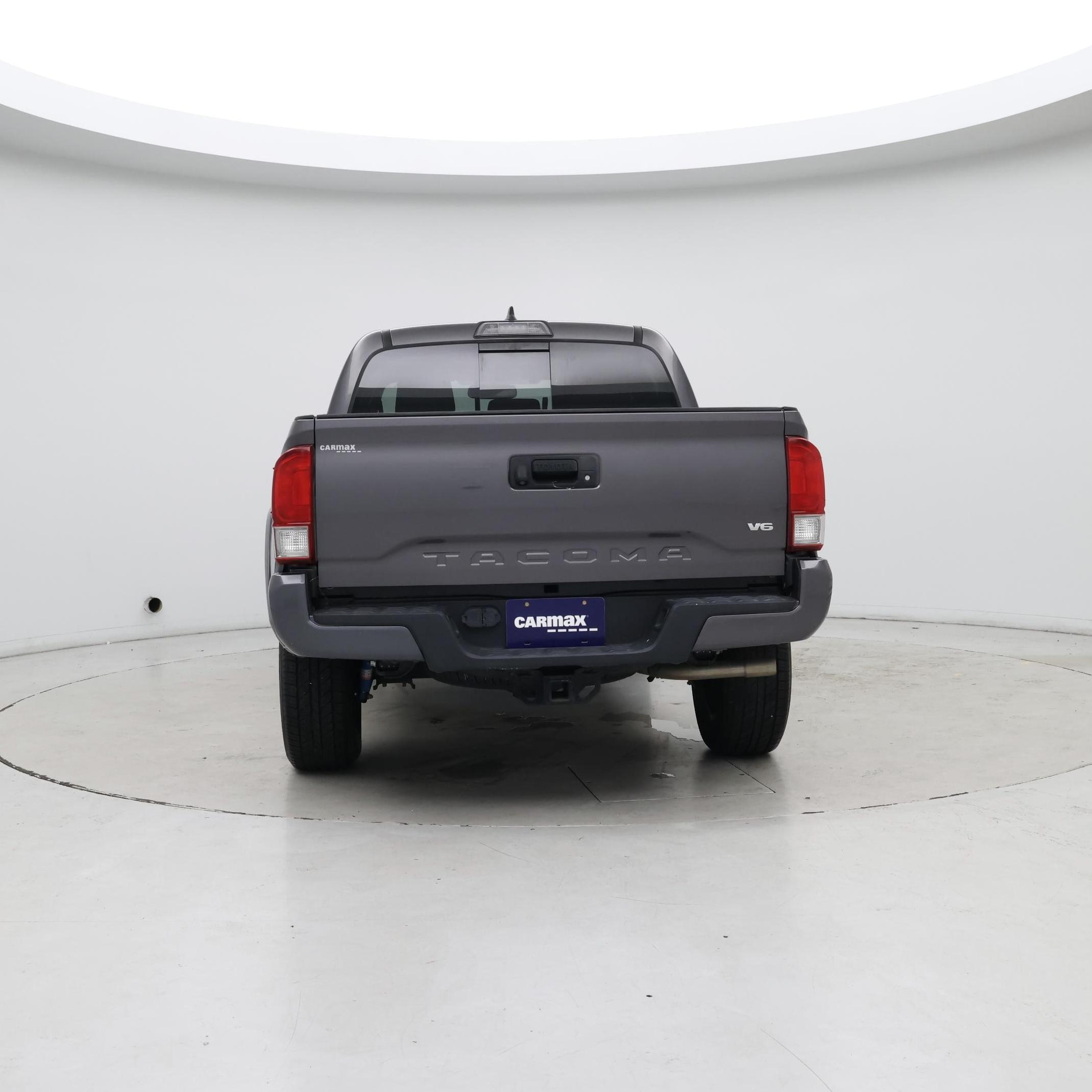 Thumbnail: 2017 Toyota Tacoma - 6