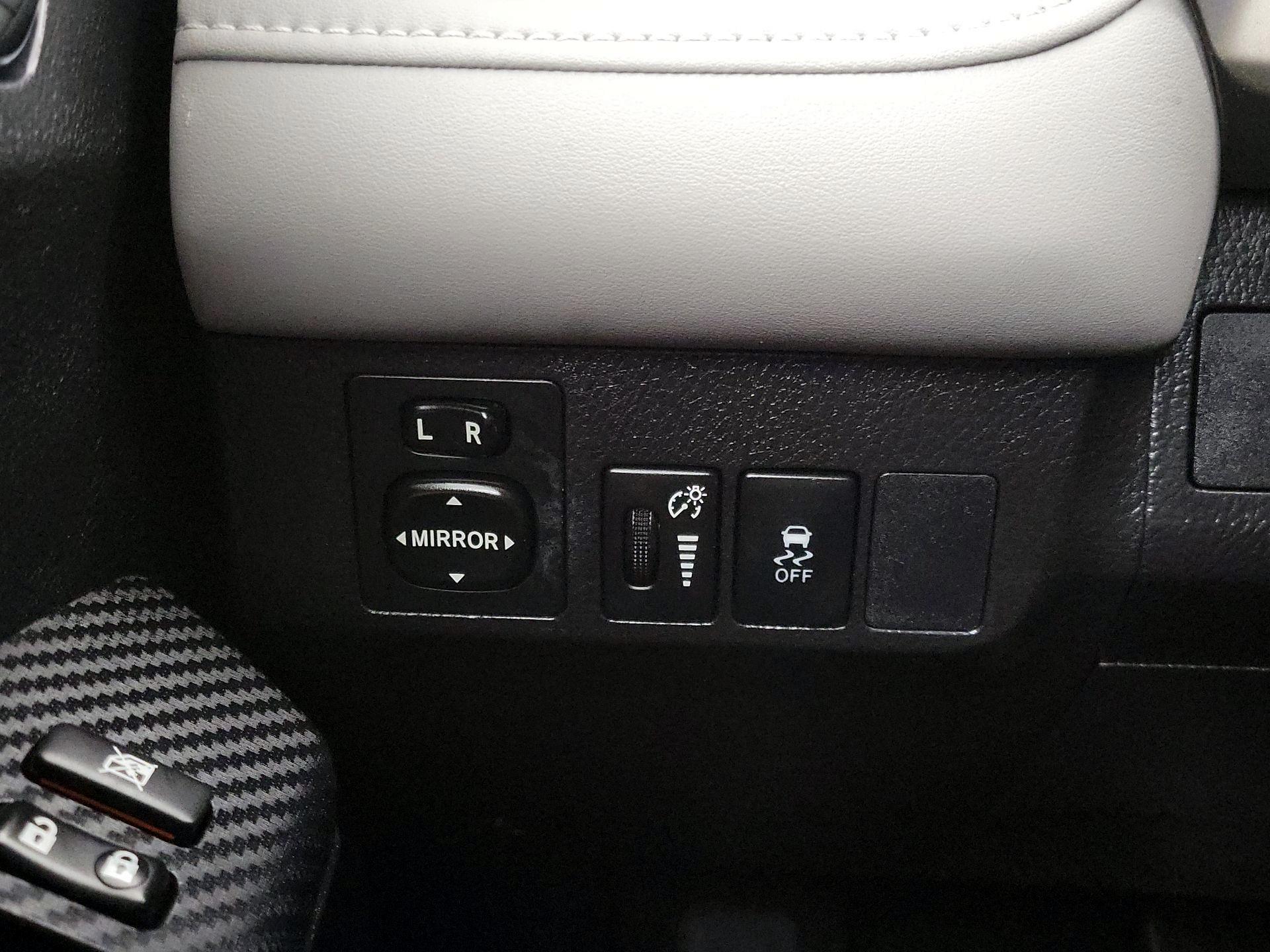 Thumbnail: 2014 Toyota RAV4 - 13