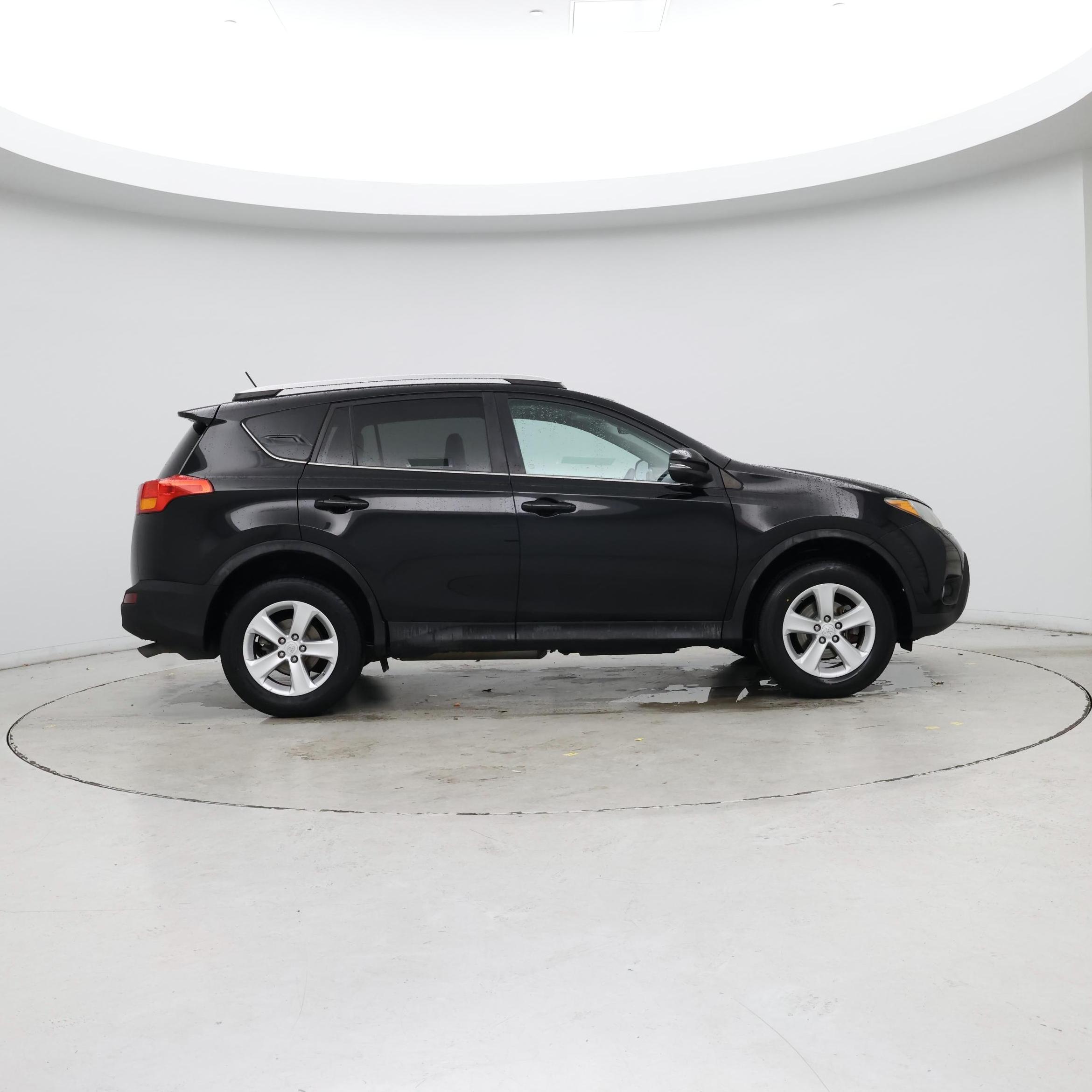 Thumbnail: 2014 Toyota RAV4 - 7