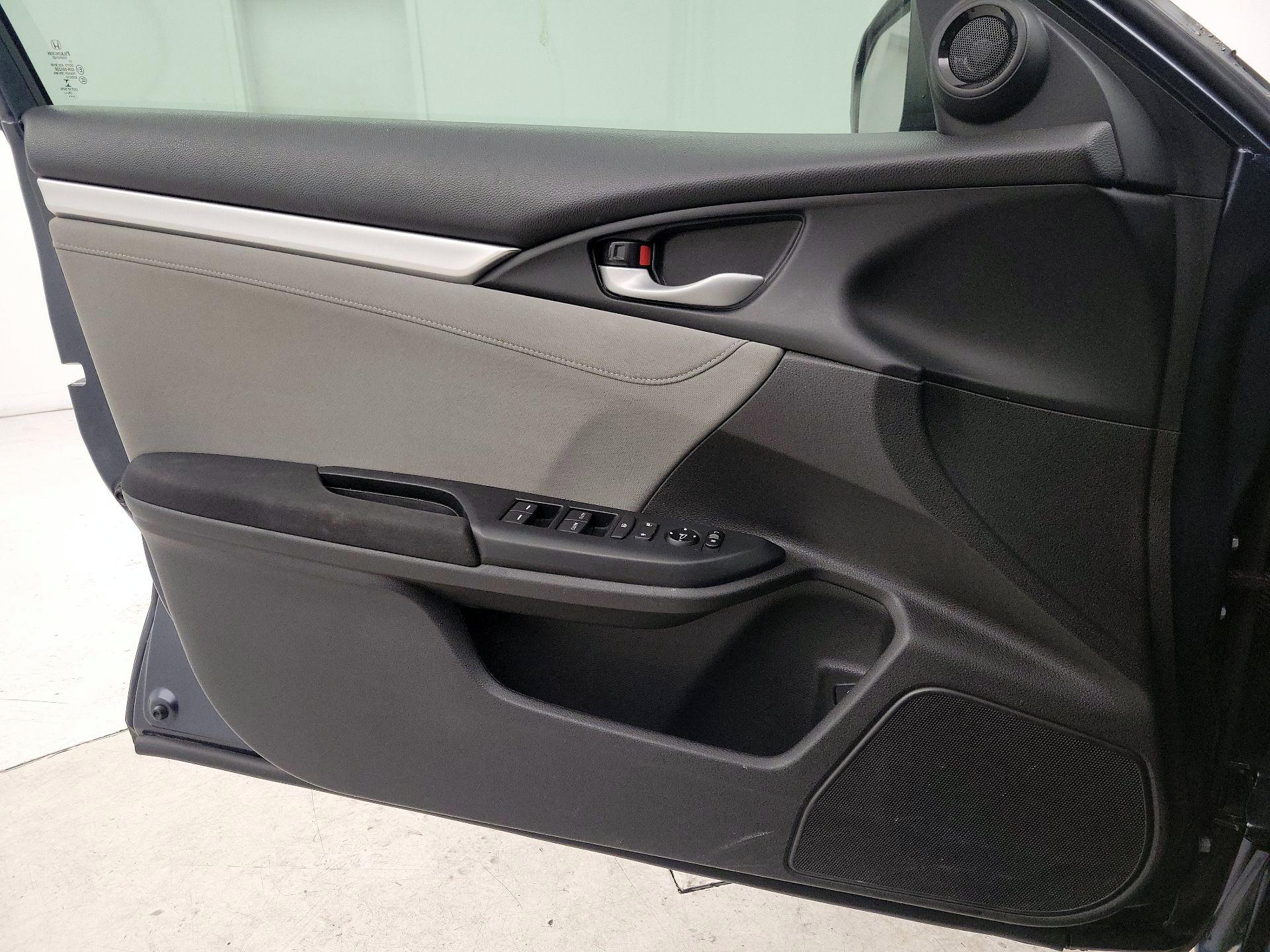 Thumbnail: 2017 Honda Civic - 12