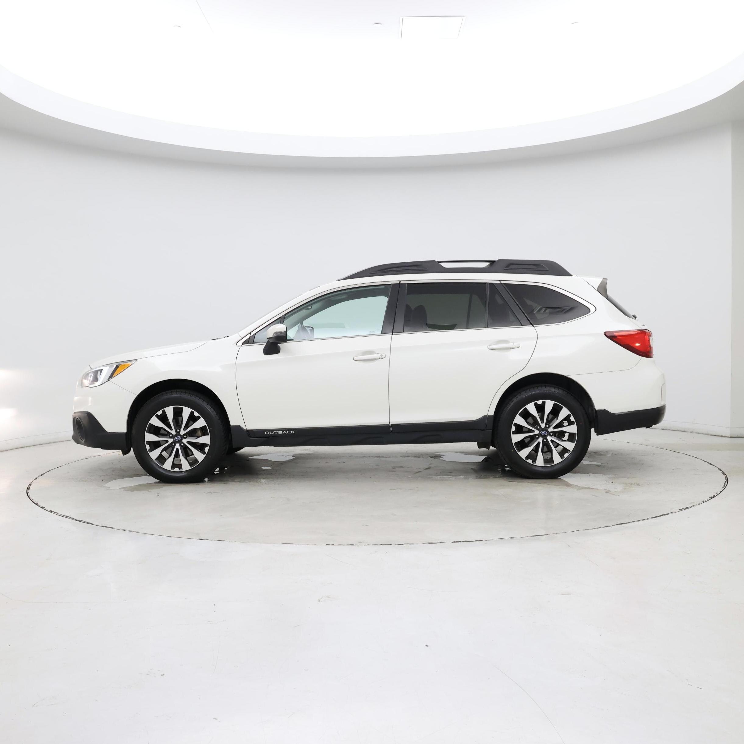Thumbnail: 2016 Subaru Outback - 3