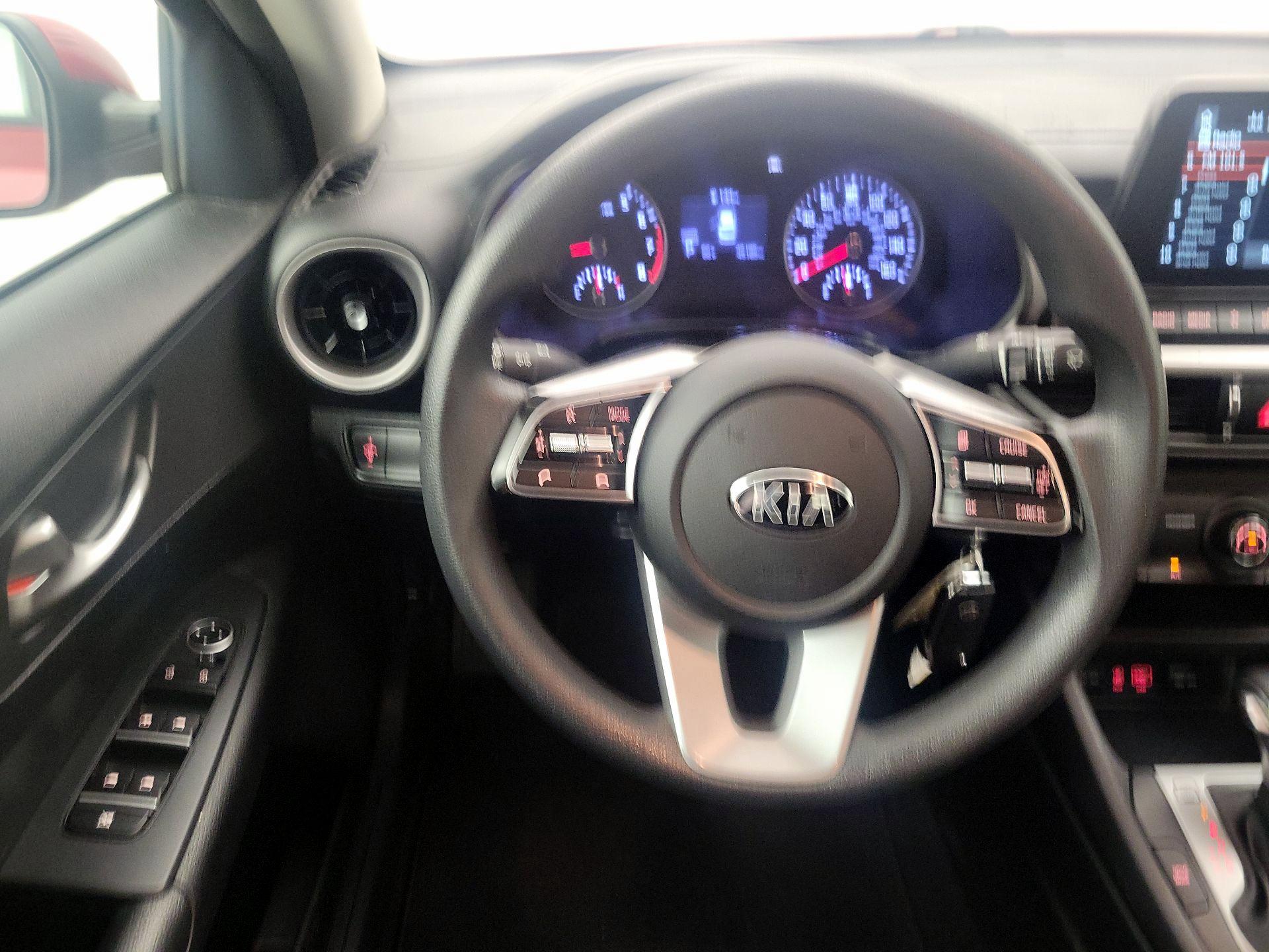 Thumbnail: 2020 Kia Forte - 10