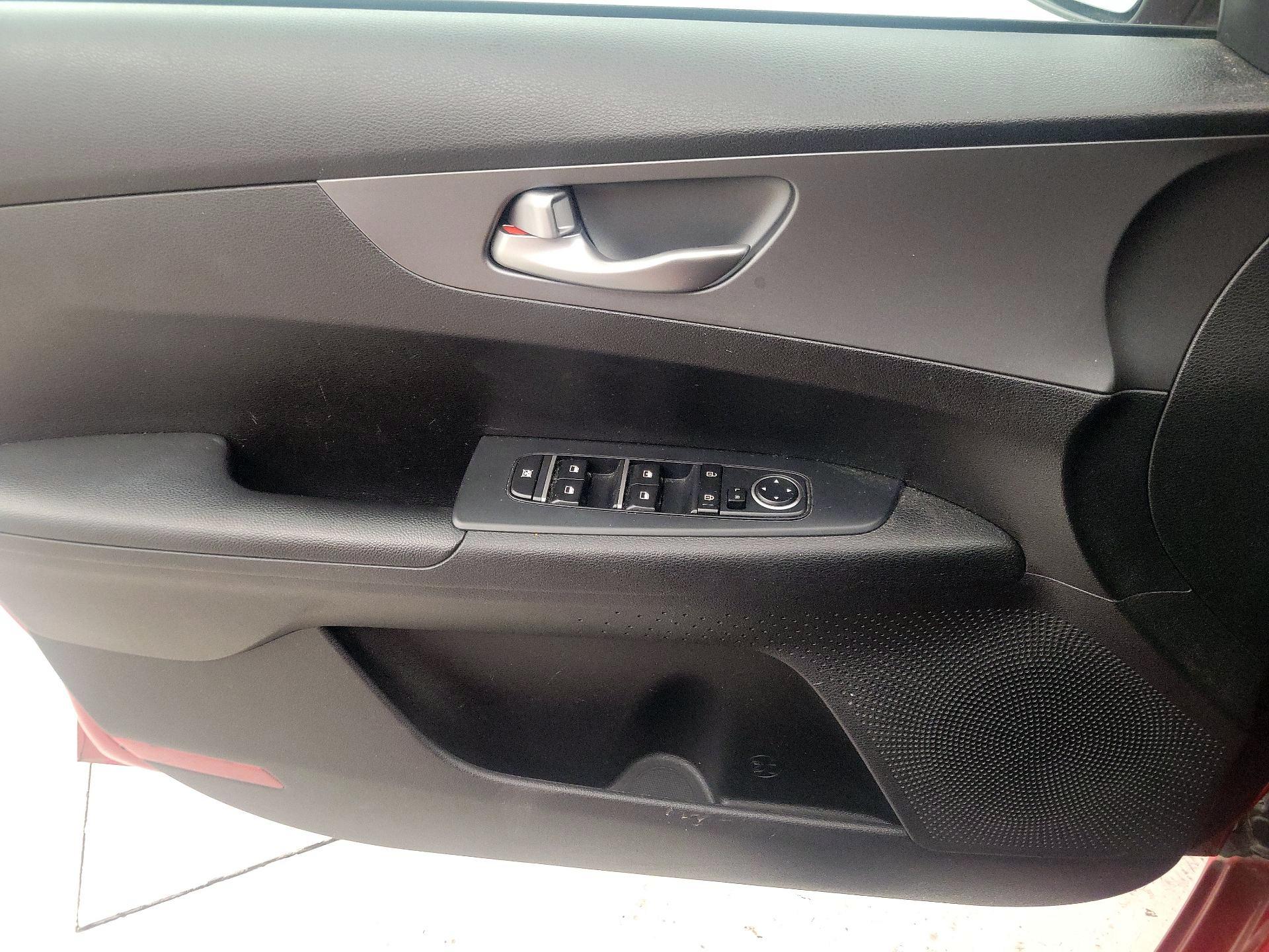 Thumbnail: 2020 Kia Forte - 12