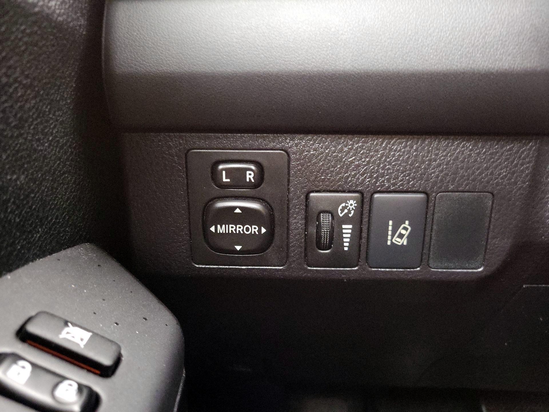 Thumbnail: 2017 Toyota RAV4 - 13