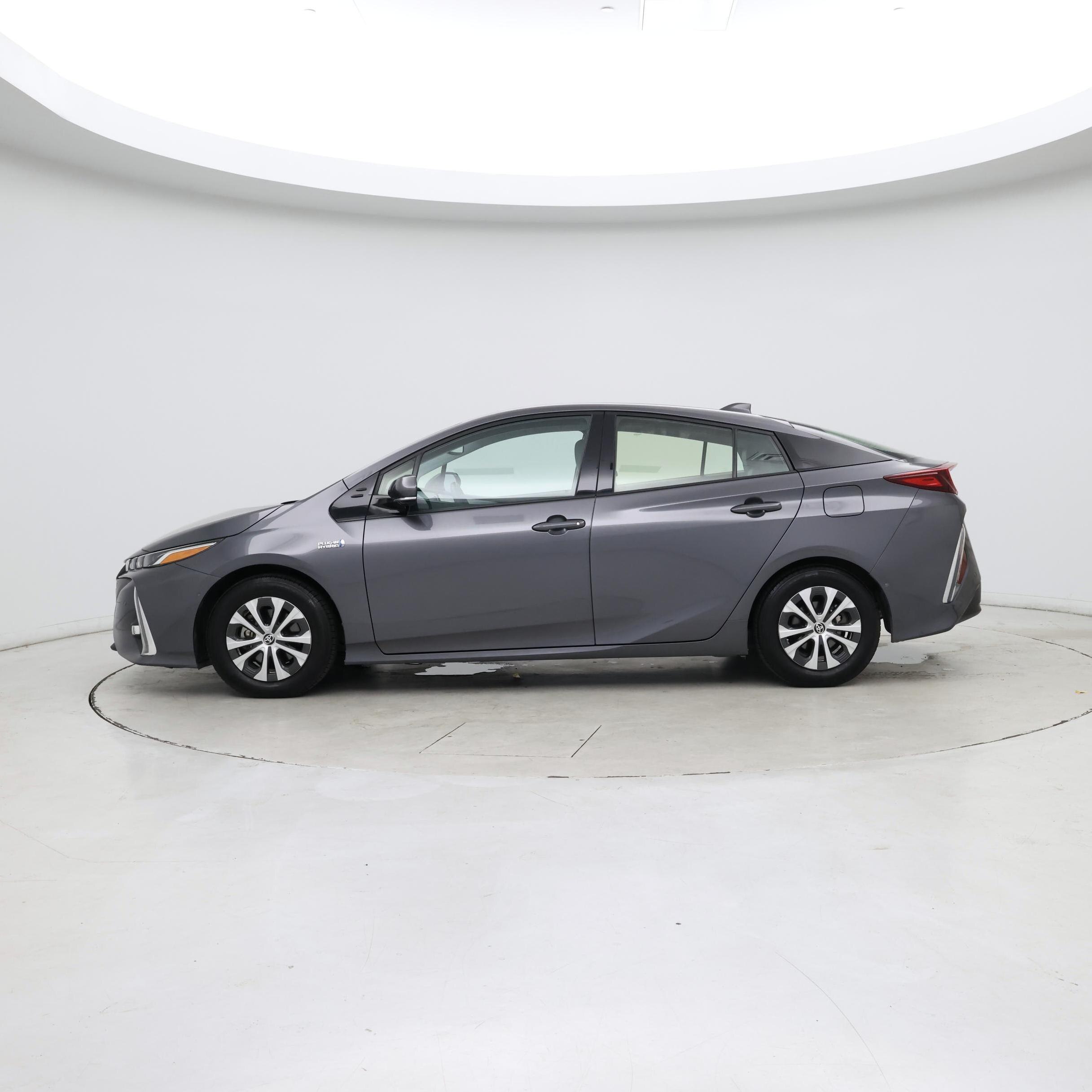 Thumbnail: 2020 Toyota Prius Prime - 3