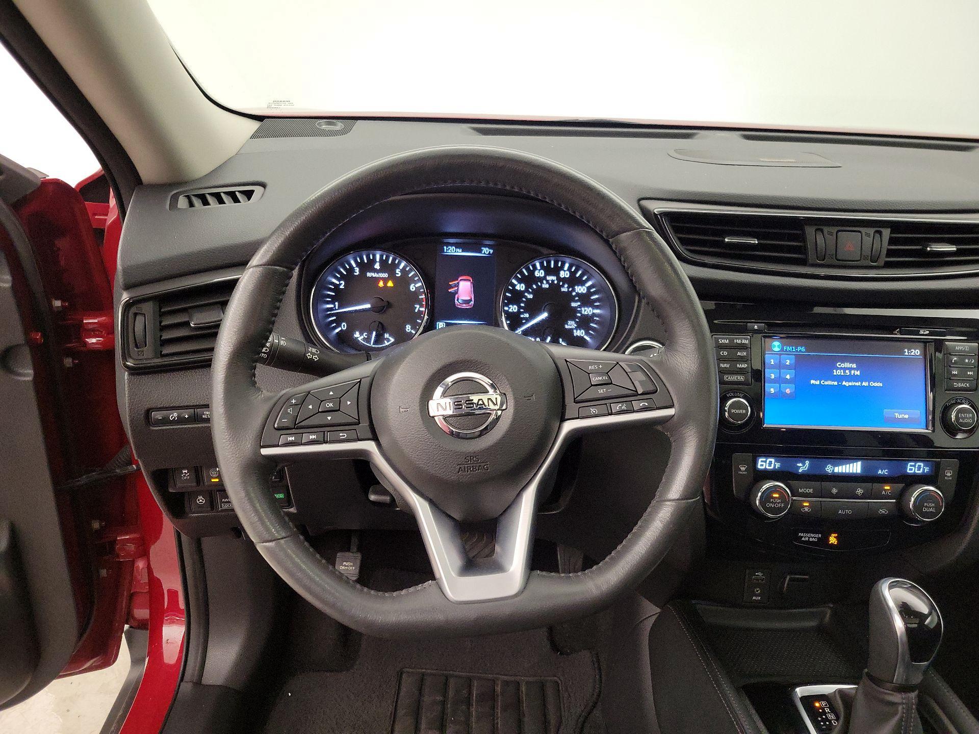 Thumbnail: 2017 Nissan Rogue - 10