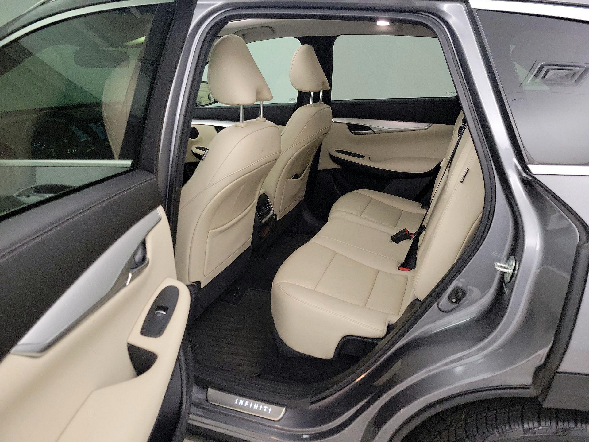 Thumbnail: 2021 INFINITI QX50 - 20