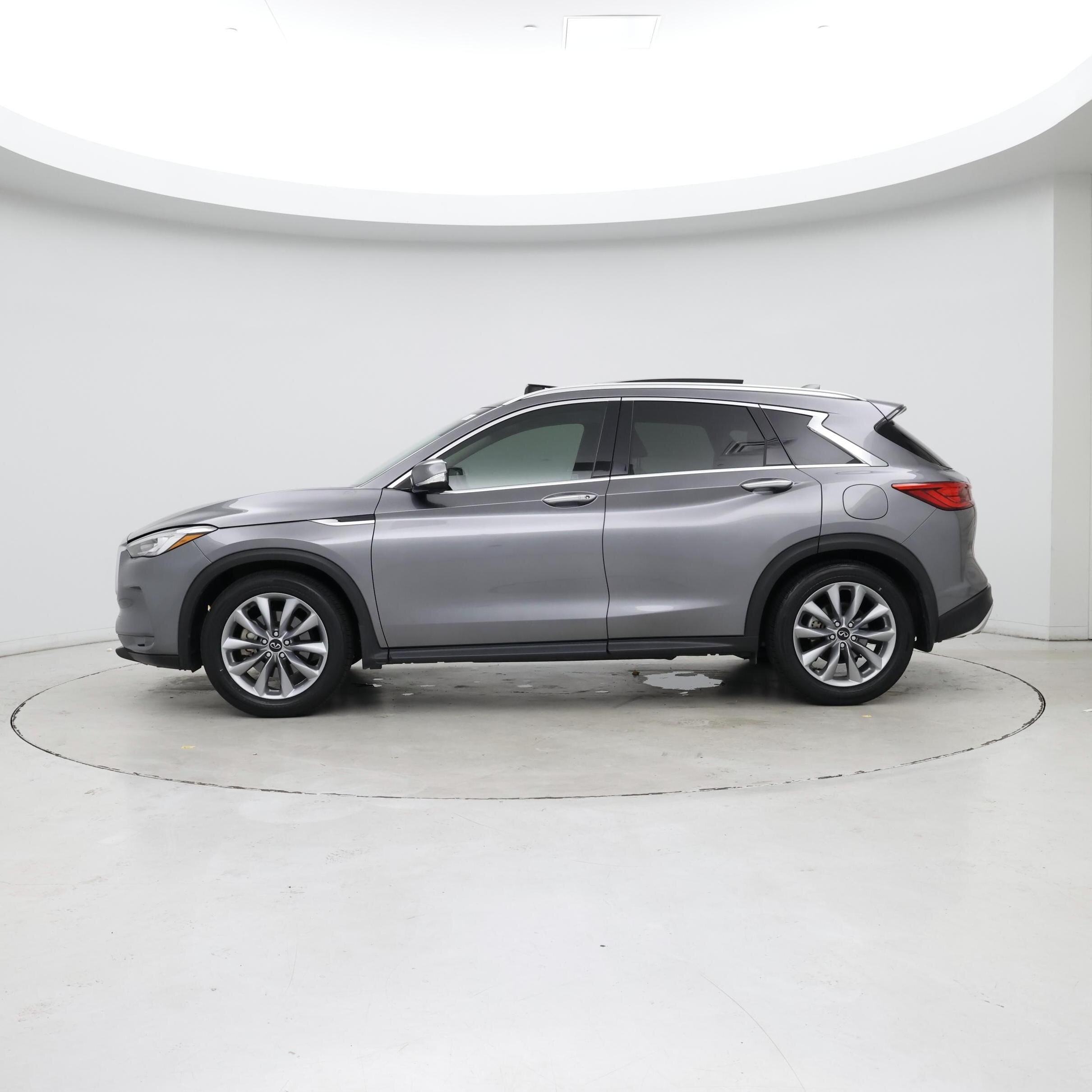 Thumbnail: 2021 INFINITI QX50 - 3