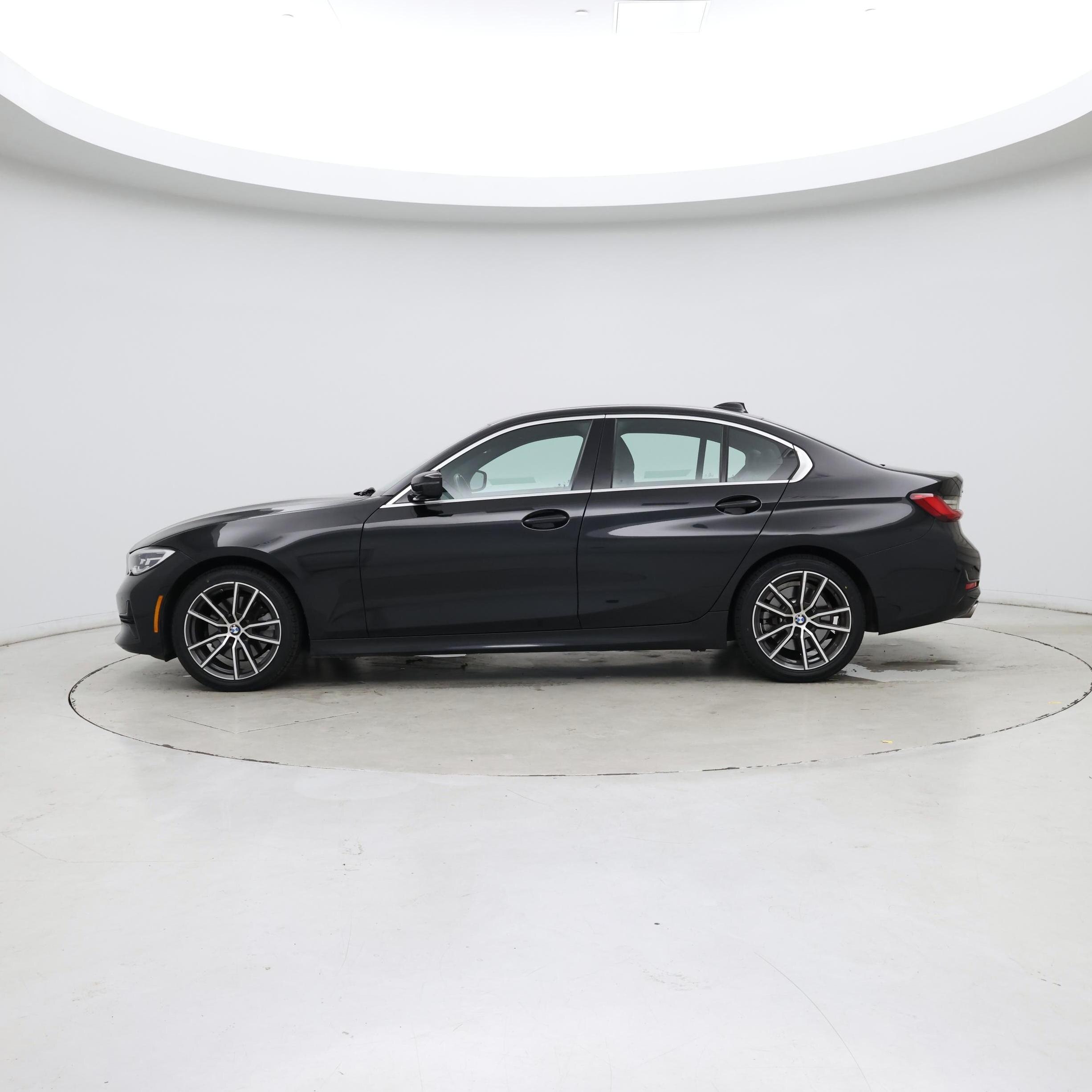 Thumbnail: 2021 BMW 3 Series - 3