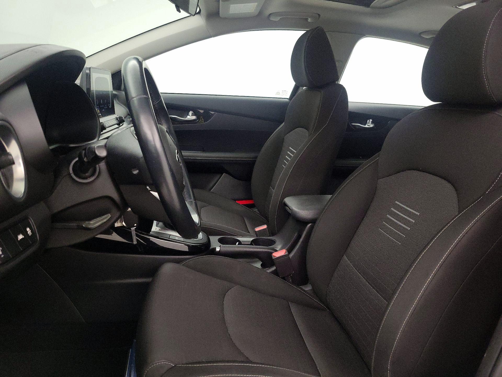 Thumbnail: 2019 Kia Forte - 11