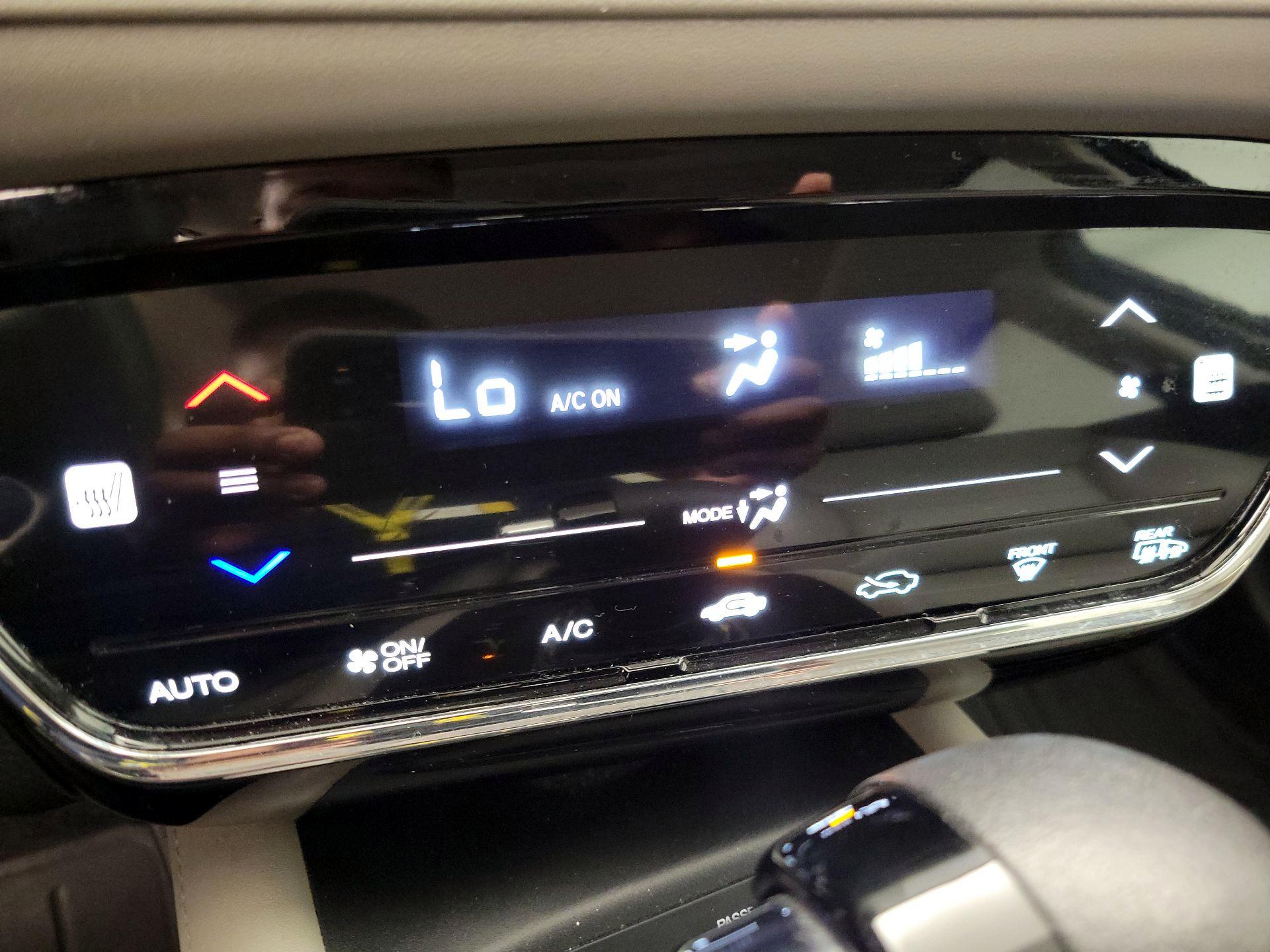 Thumbnail: 2016 Honda HR-V - 16