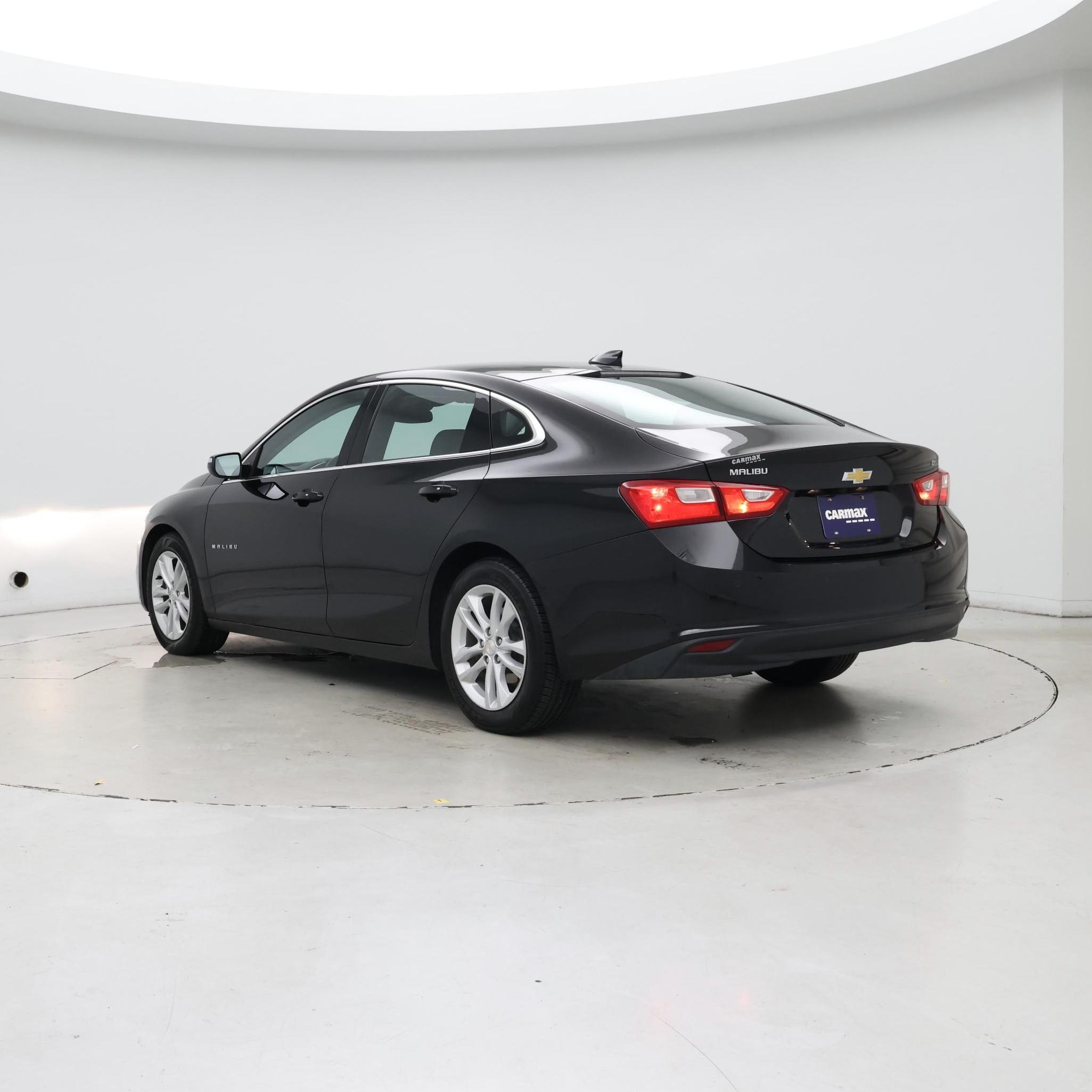Thumbnail: 2017 Chevrolet Malibu - 2
