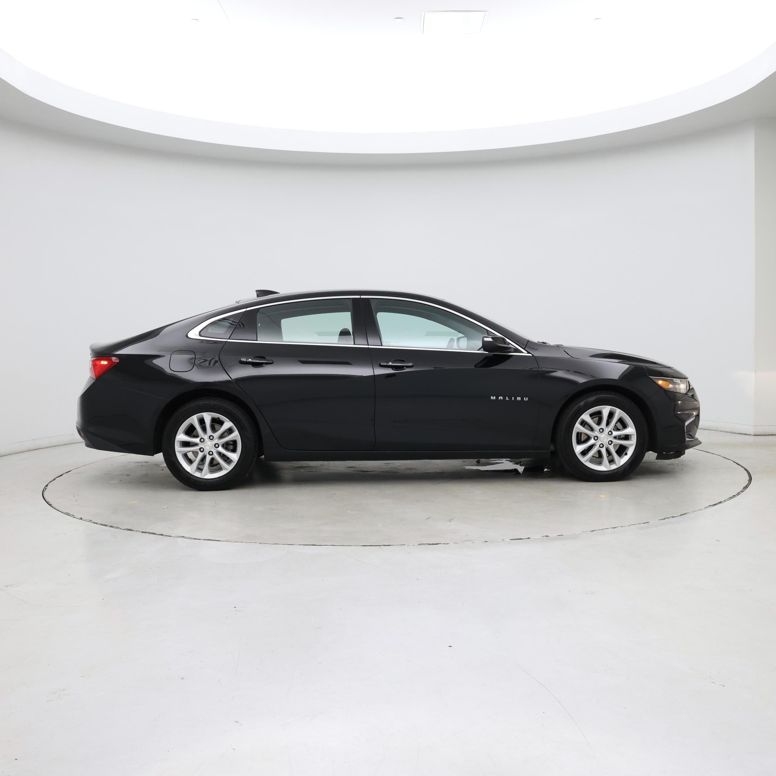 Thumbnail: 2017 Chevrolet Malibu - 7