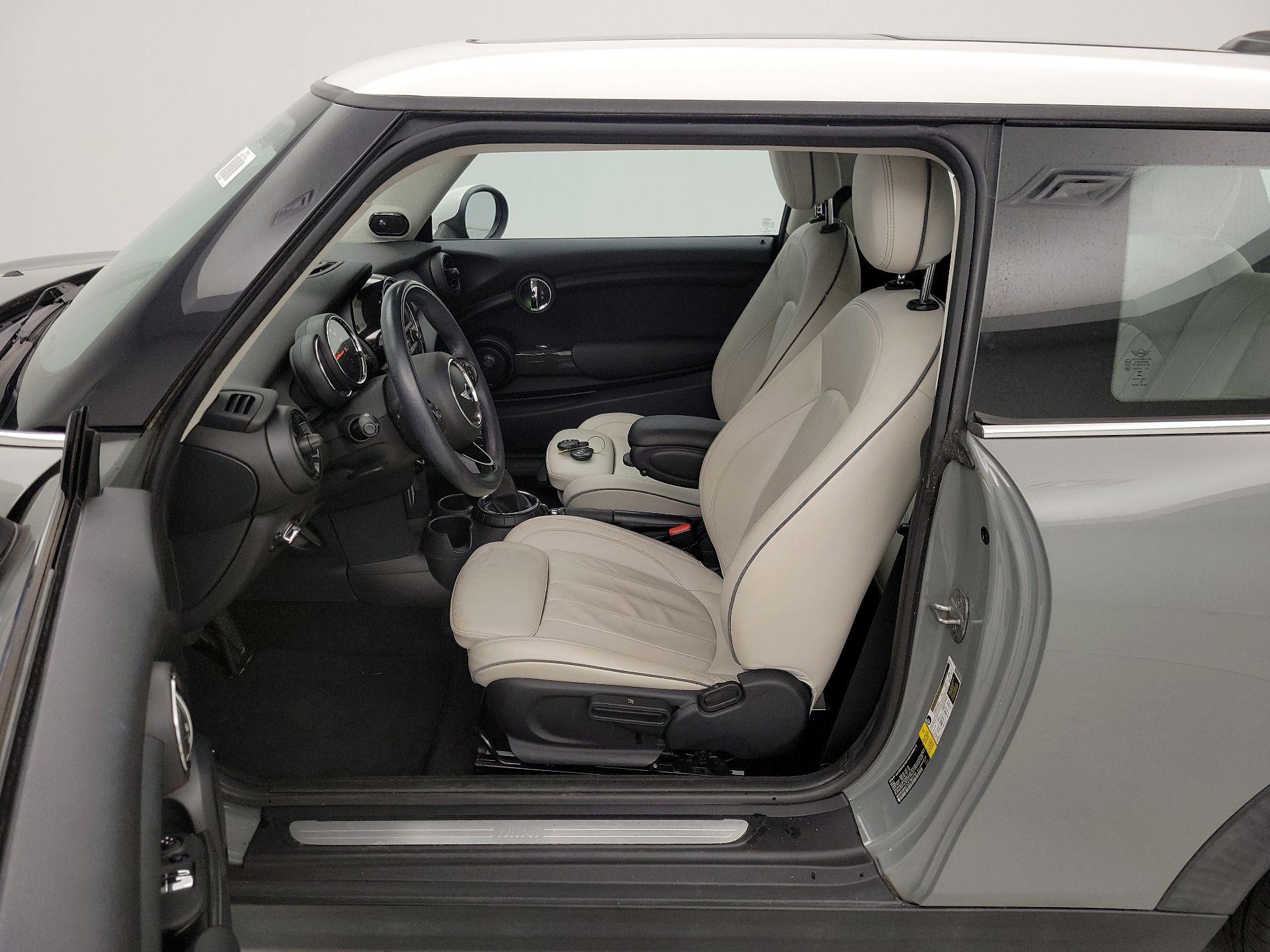 Thumbnail: 2015 MINI Cooper Hardtop - 11