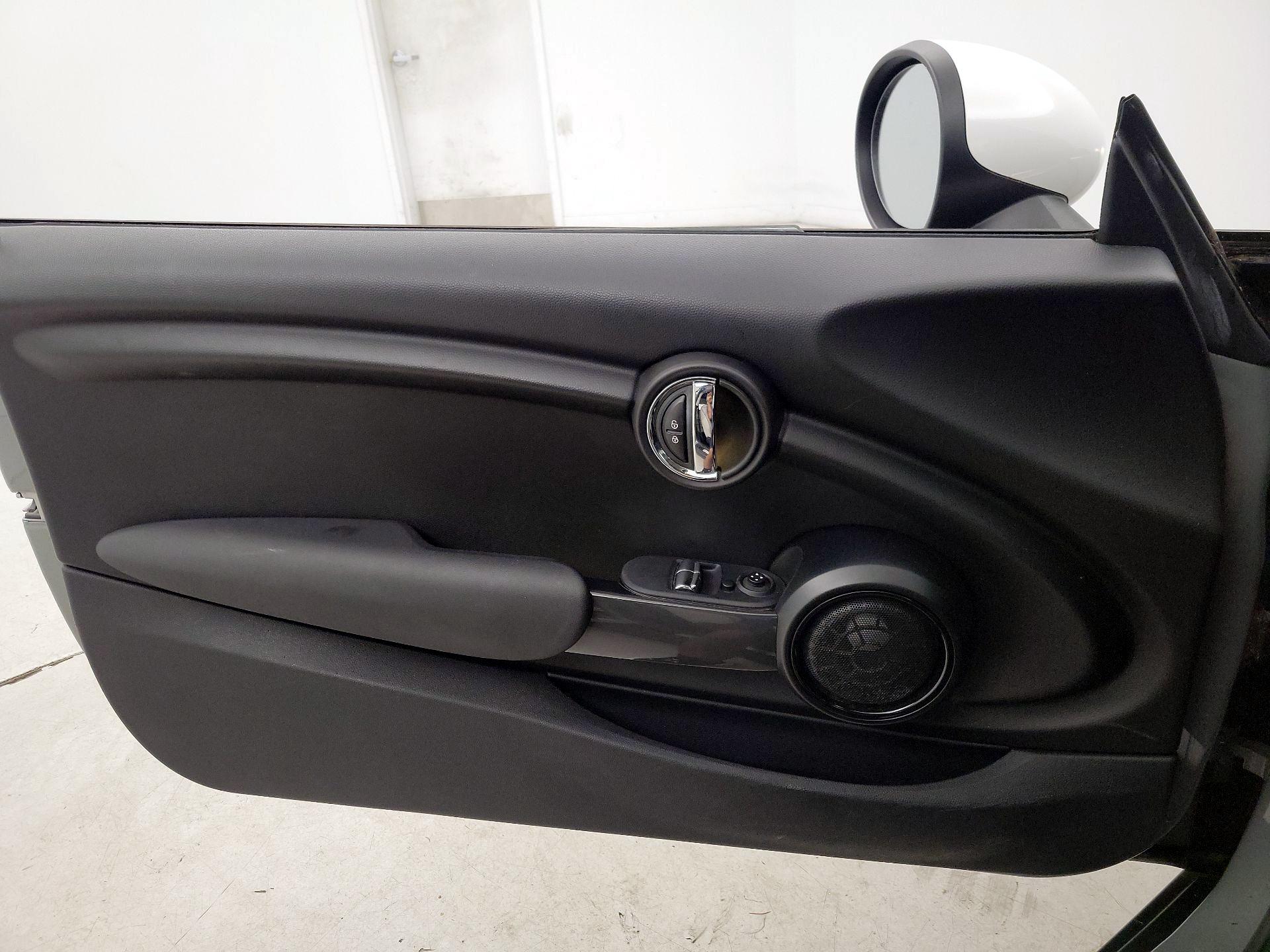 Thumbnail: 2015 MINI Cooper Hardtop - 12