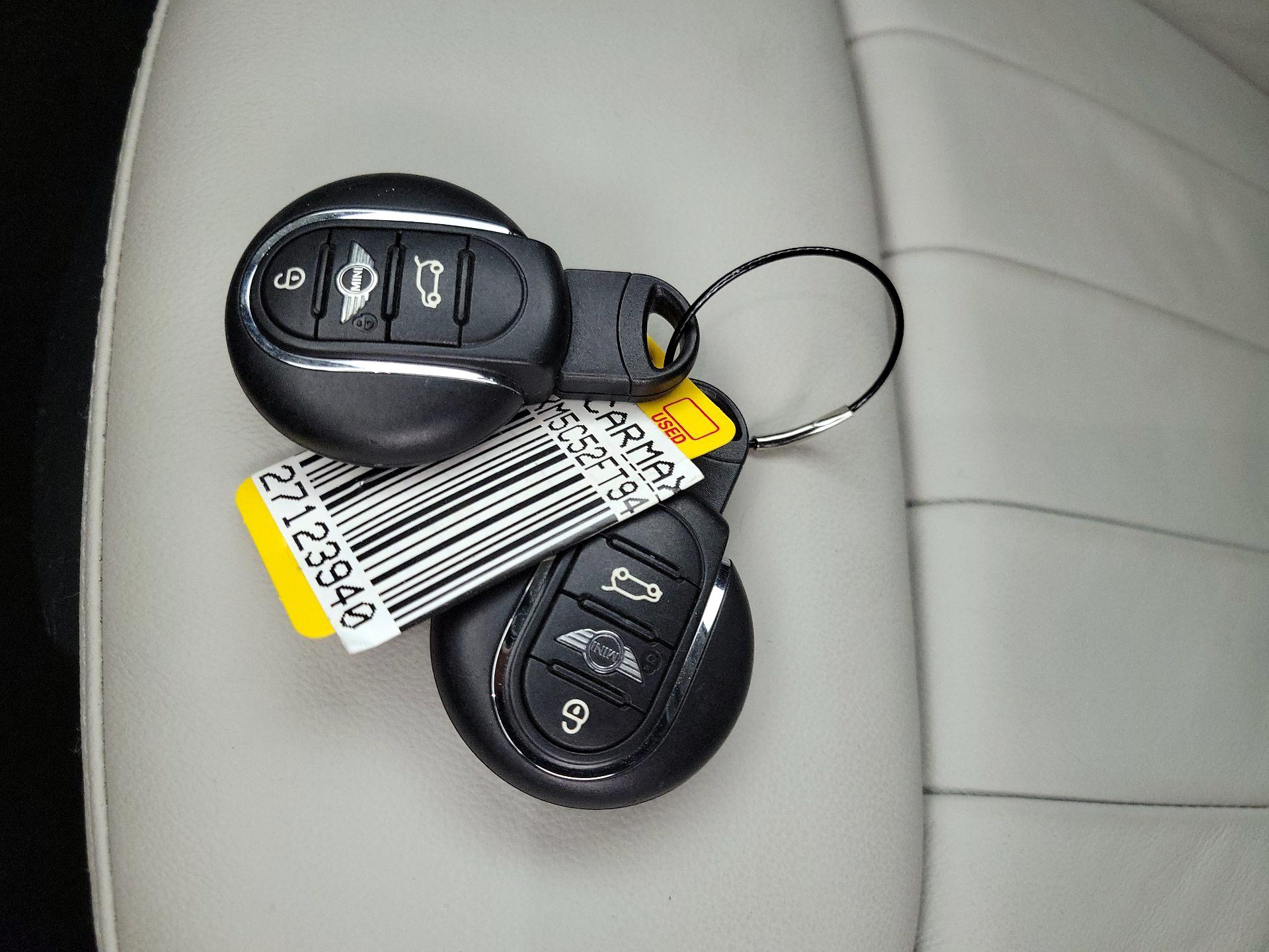 Thumbnail: 2015 MINI Cooper Hardtop - 20