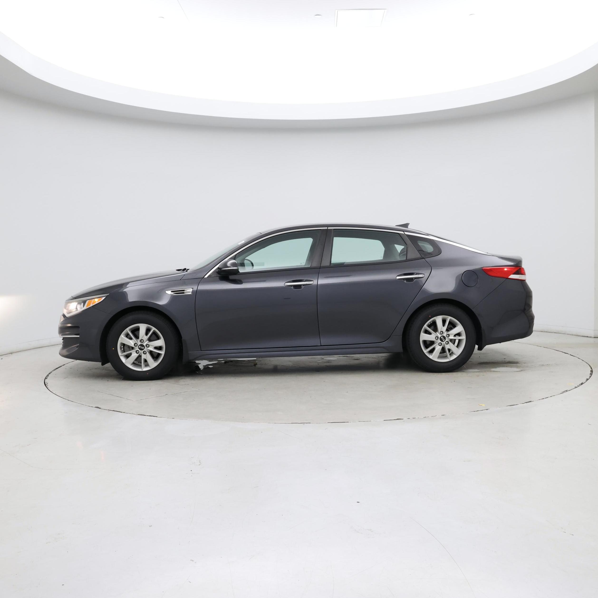 Thumbnail: 2017 Kia Optima - 3