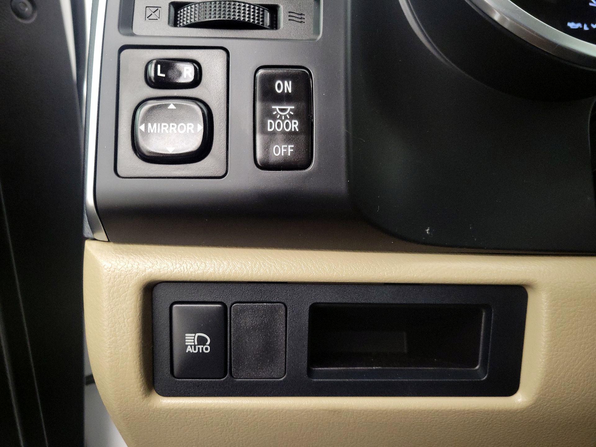 Thumbnail: 2018 Toyota Sequoia - 13