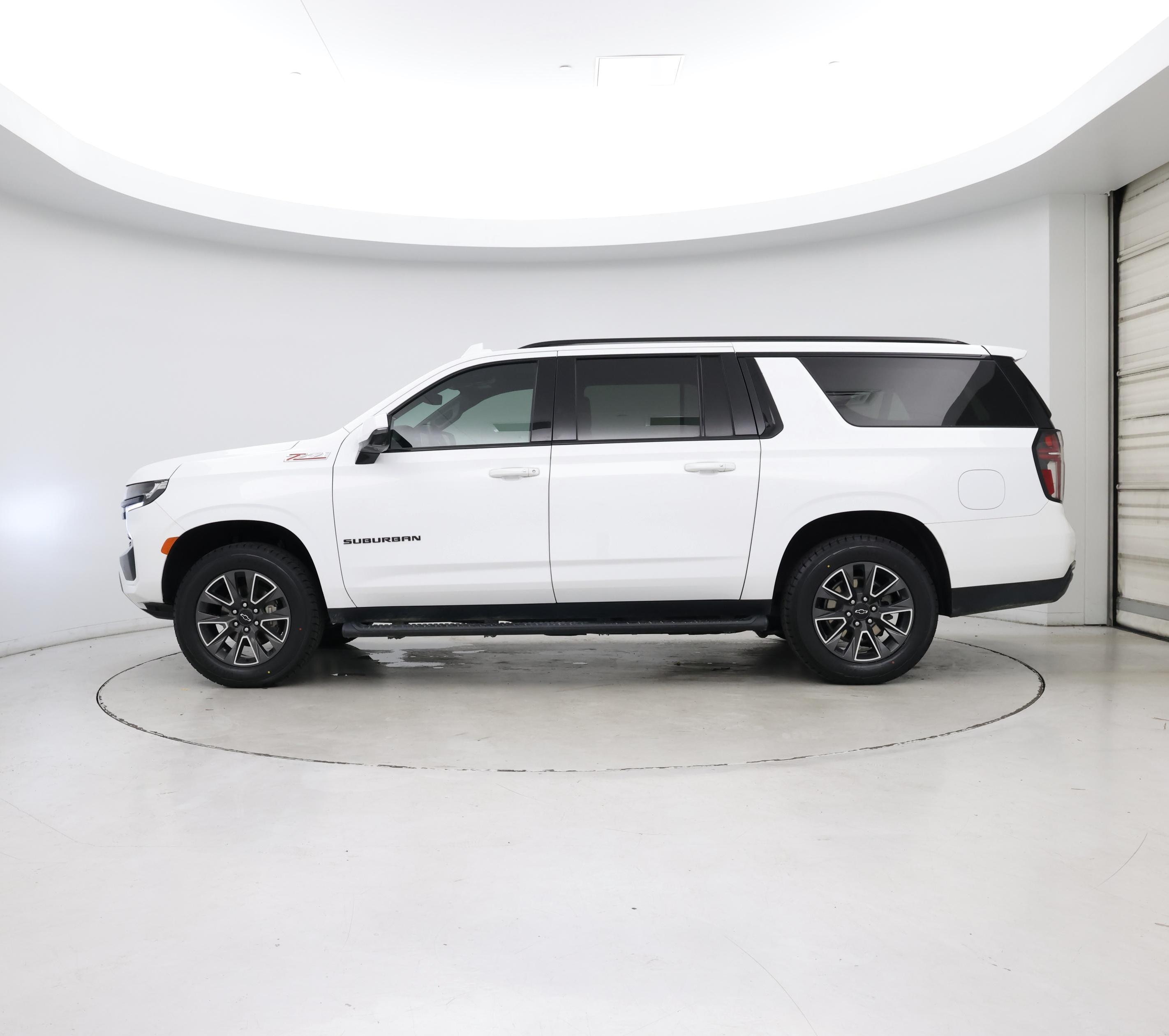 Thumbnail: 2023 Chevrolet Suburban - 3
