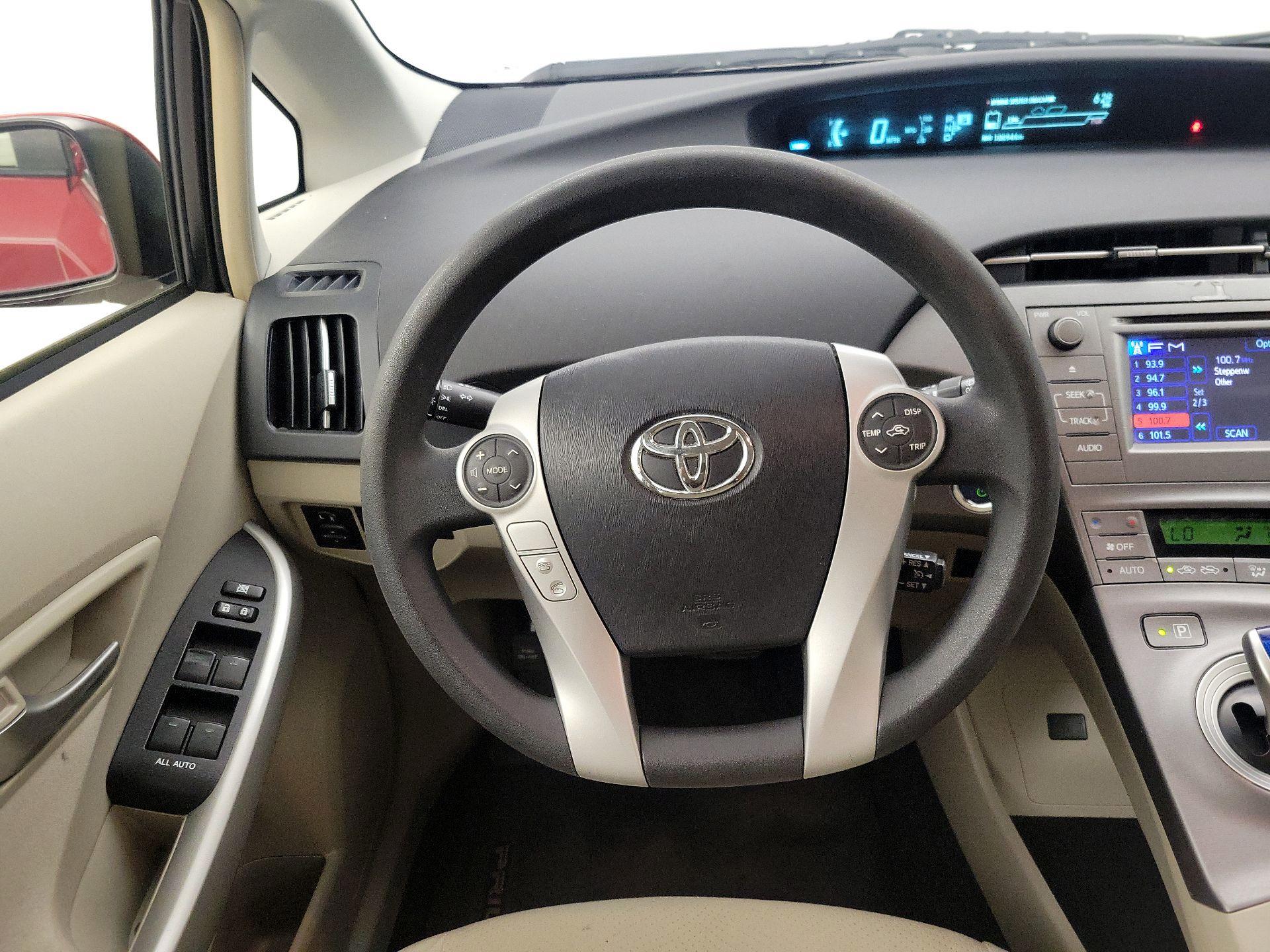 Thumbnail: 2013 Toyota Prius - 10