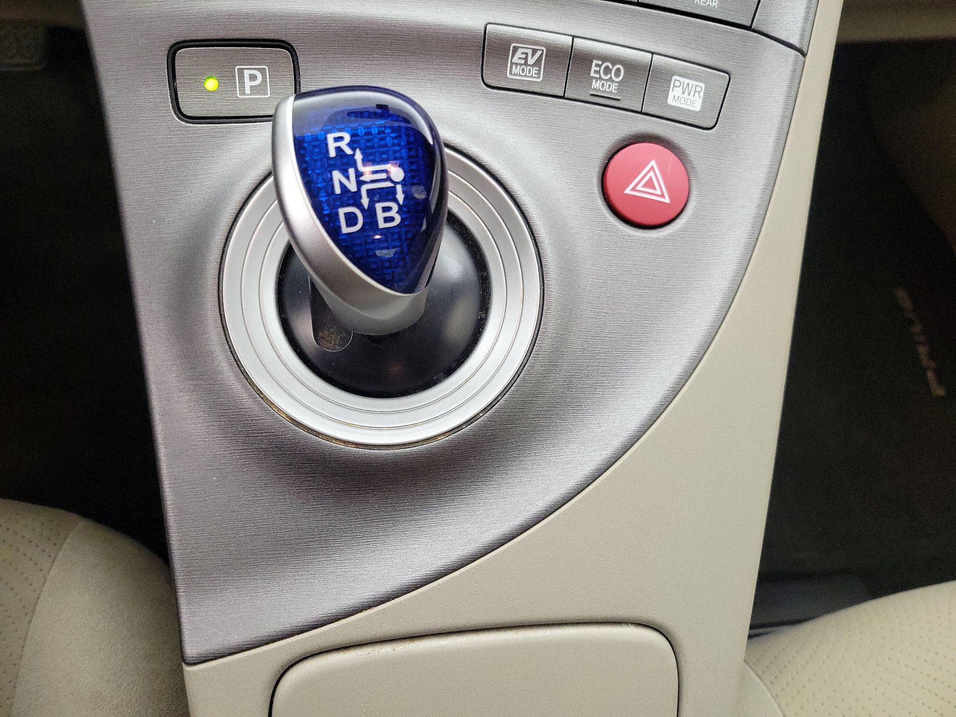 Thumbnail: 2013 Toyota Prius - 16
