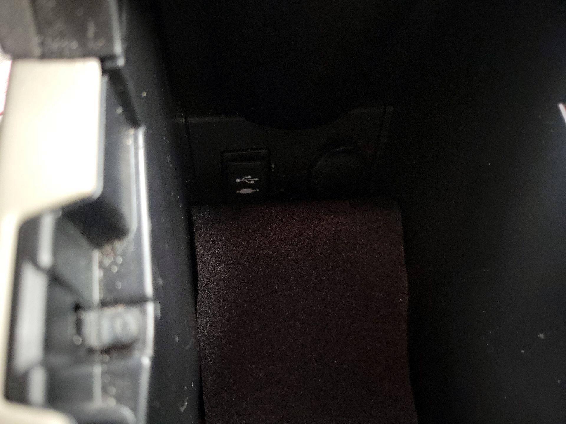 Thumbnail: 2013 Toyota Prius - 17