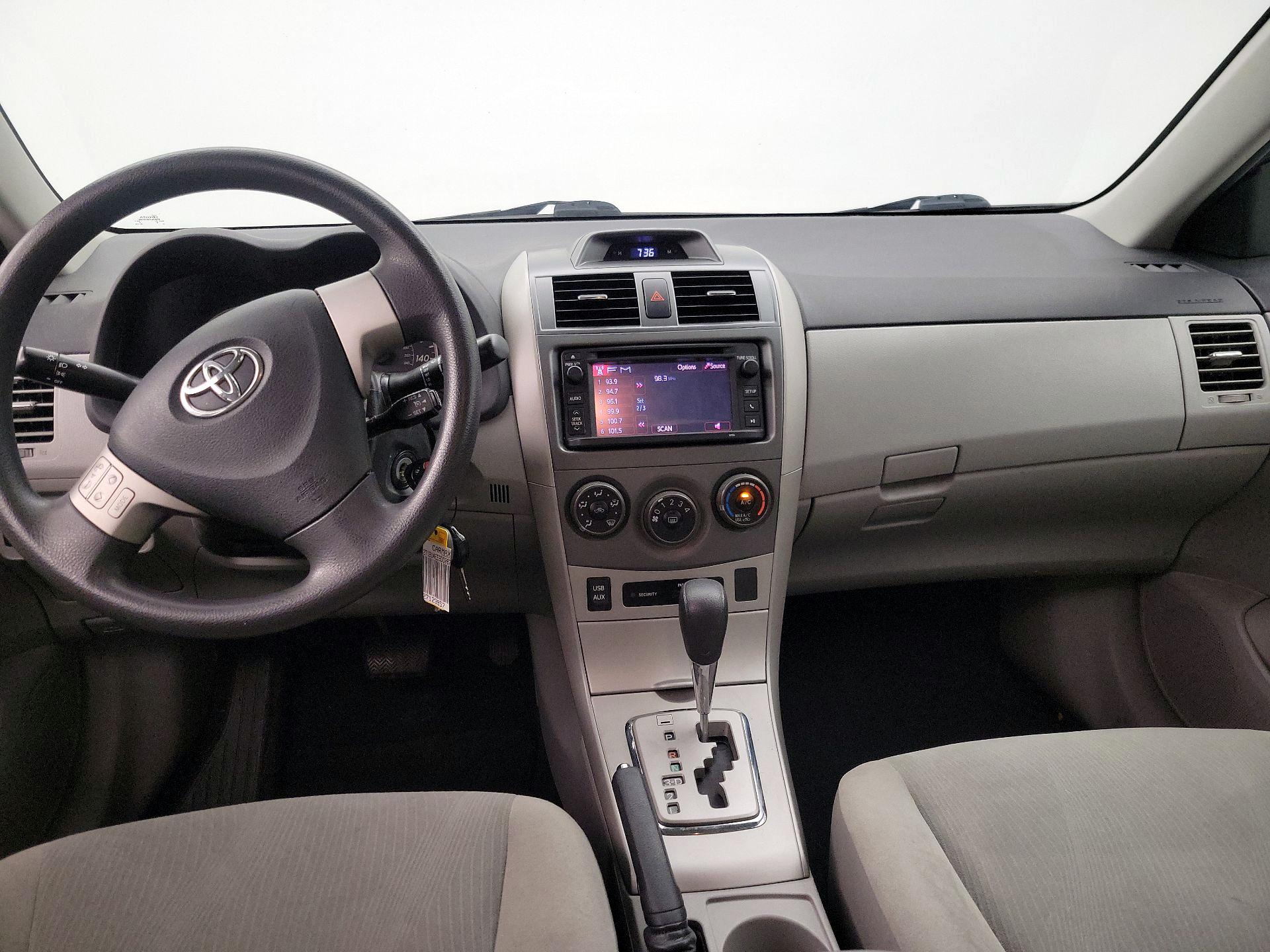 Thumbnail: 2013 Toyota Corolla - 9