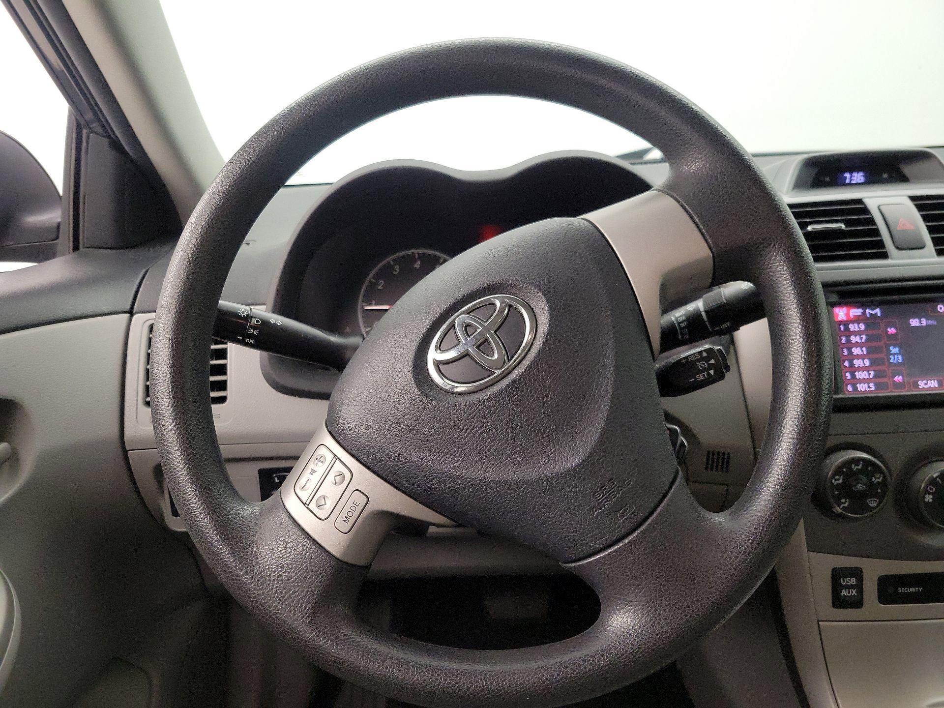 Thumbnail: 2013 Toyota Corolla - 10