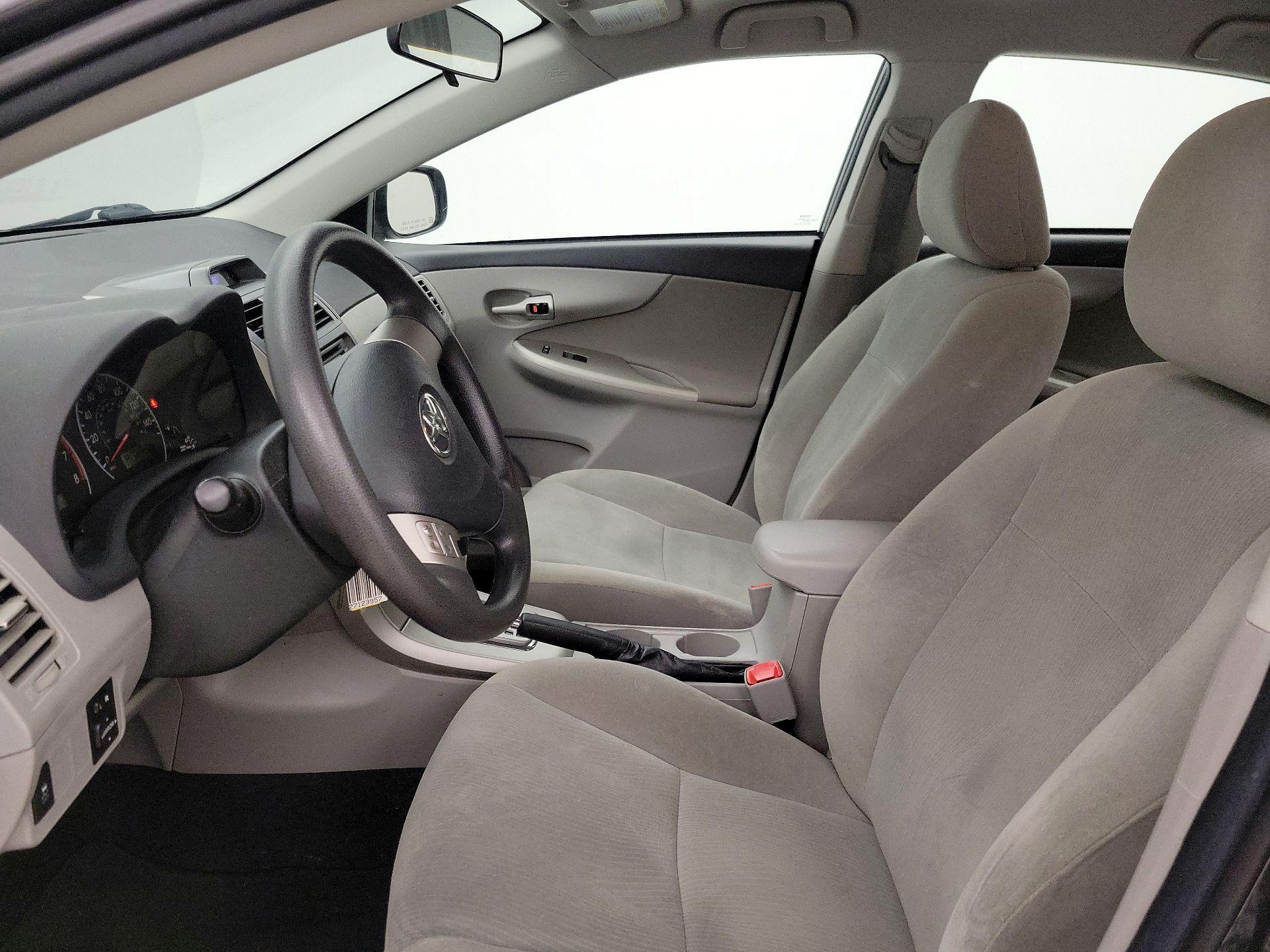Thumbnail: 2013 Toyota Corolla - 11