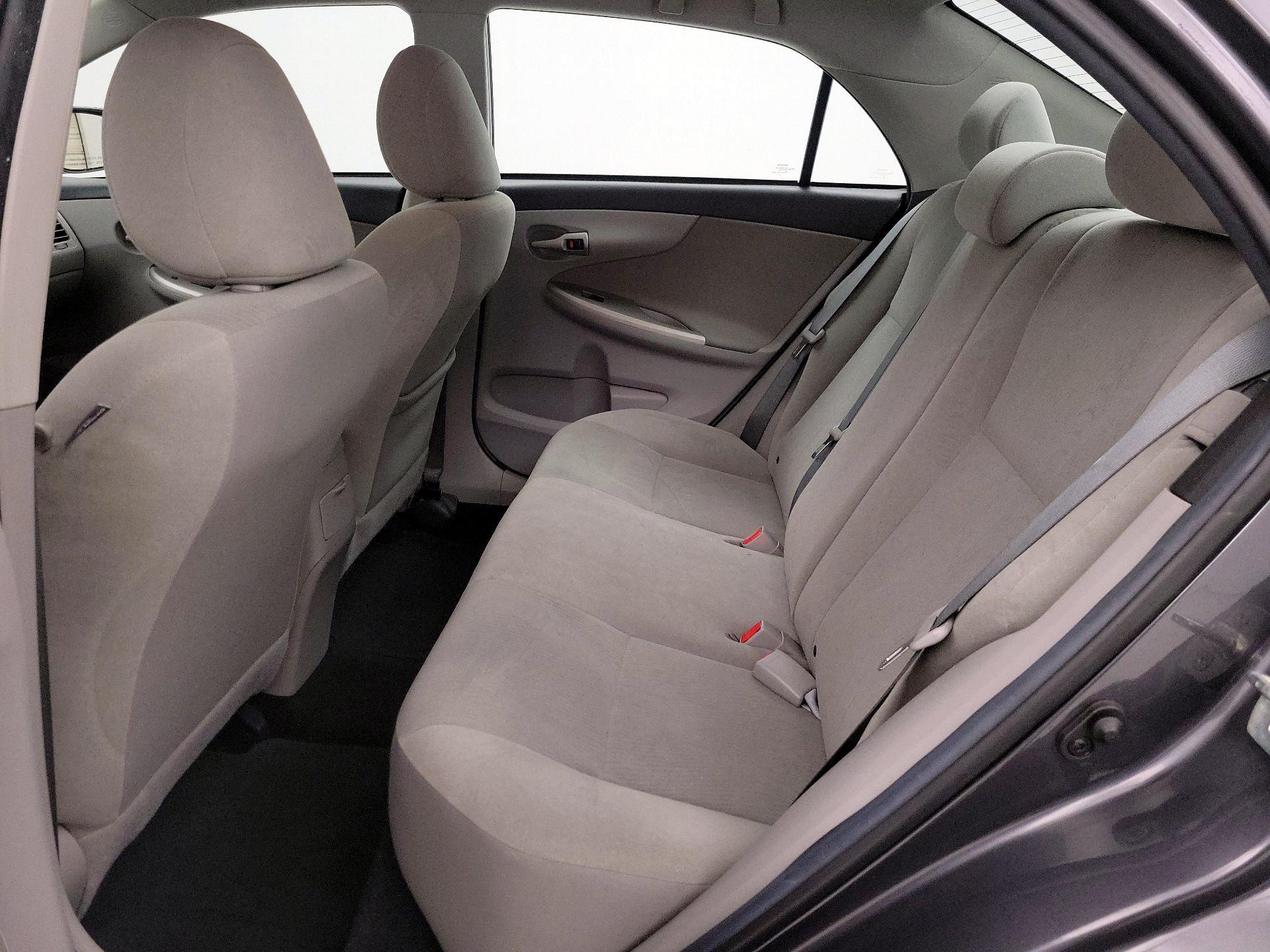 Thumbnail: 2013 Toyota Corolla - 19