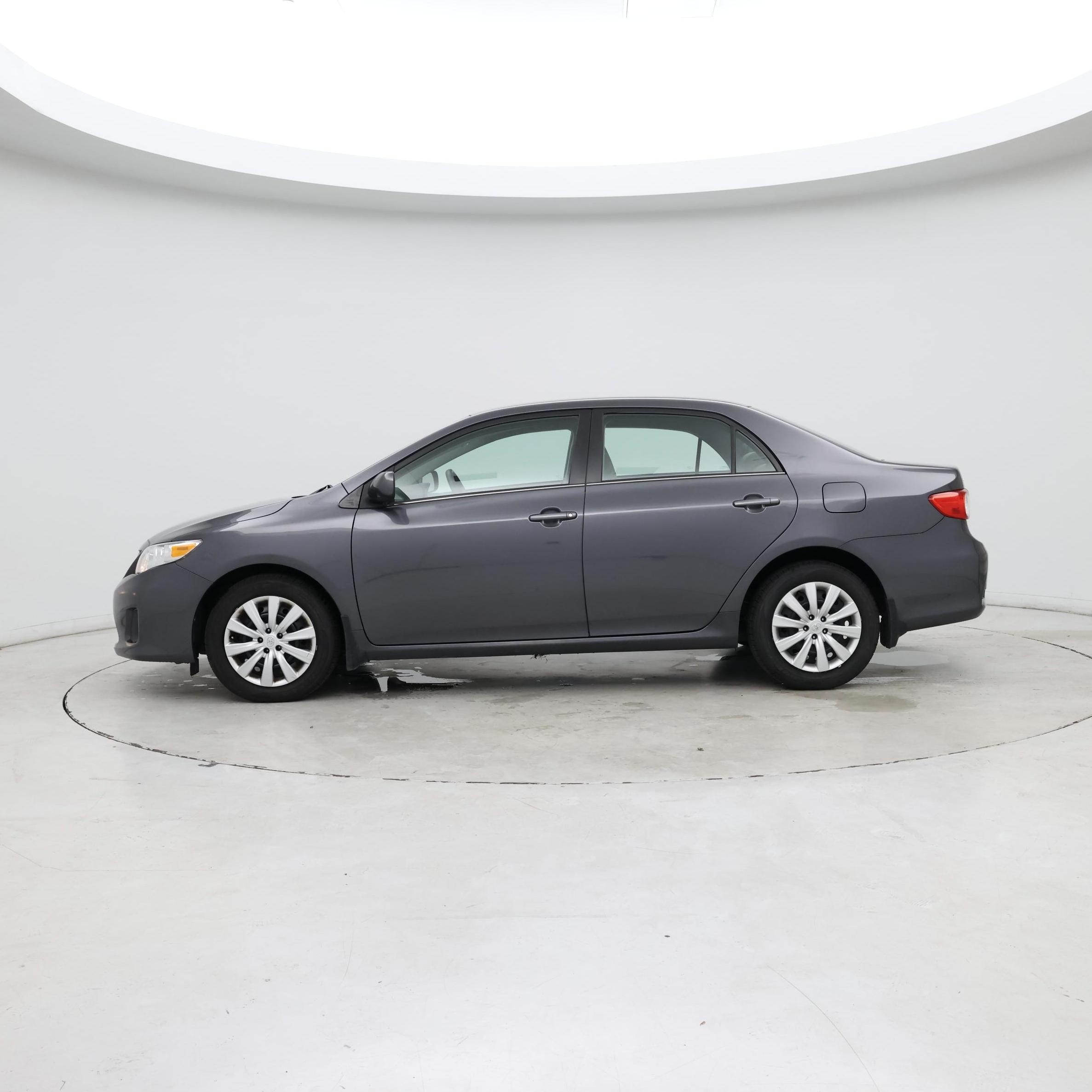 Thumbnail: 2013 Toyota Corolla - 3