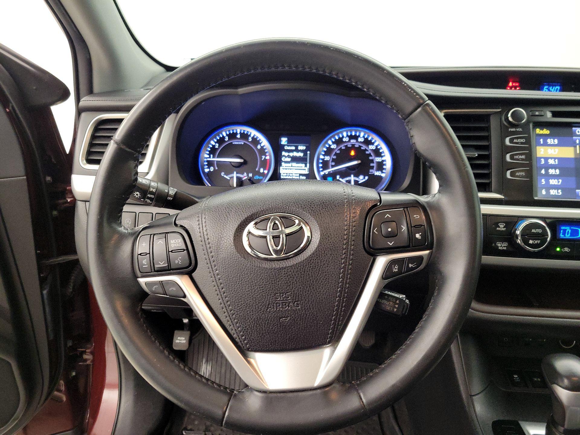 Thumbnail: 2019 Toyota Highlander - 10