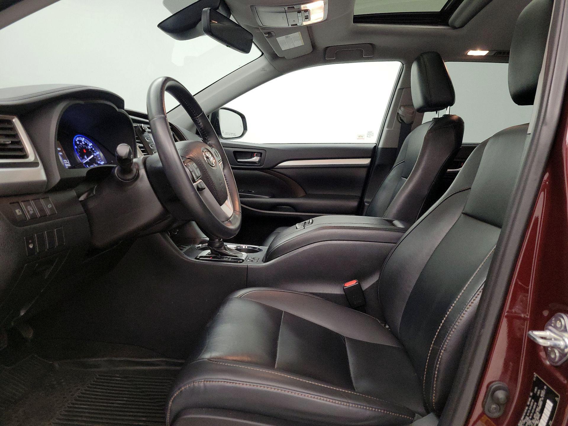 Thumbnail: 2019 Toyota Highlander - 11