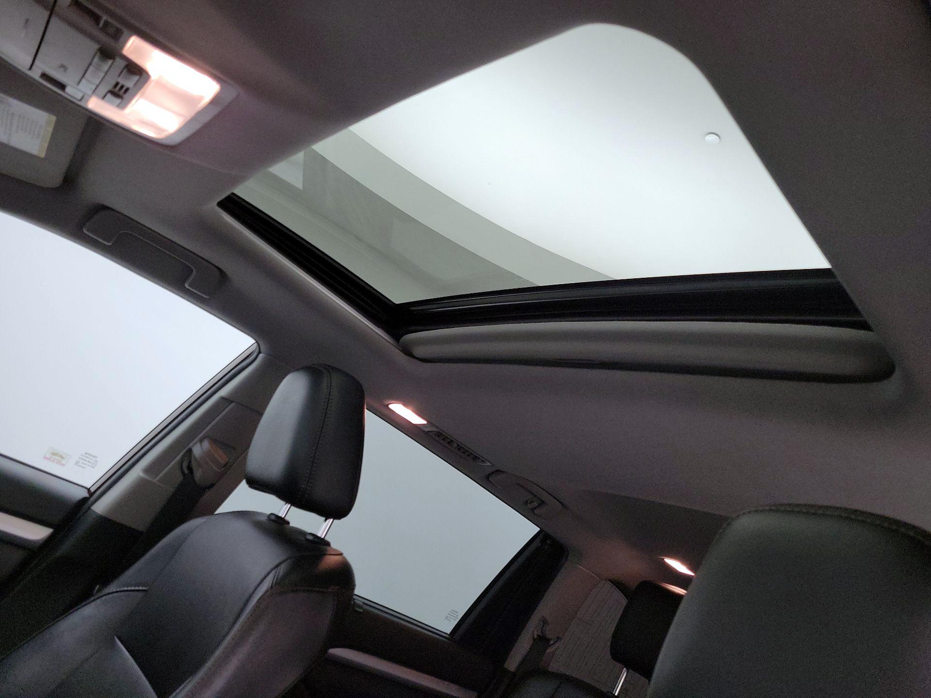 Thumbnail: 2019 Toyota Highlander - 19