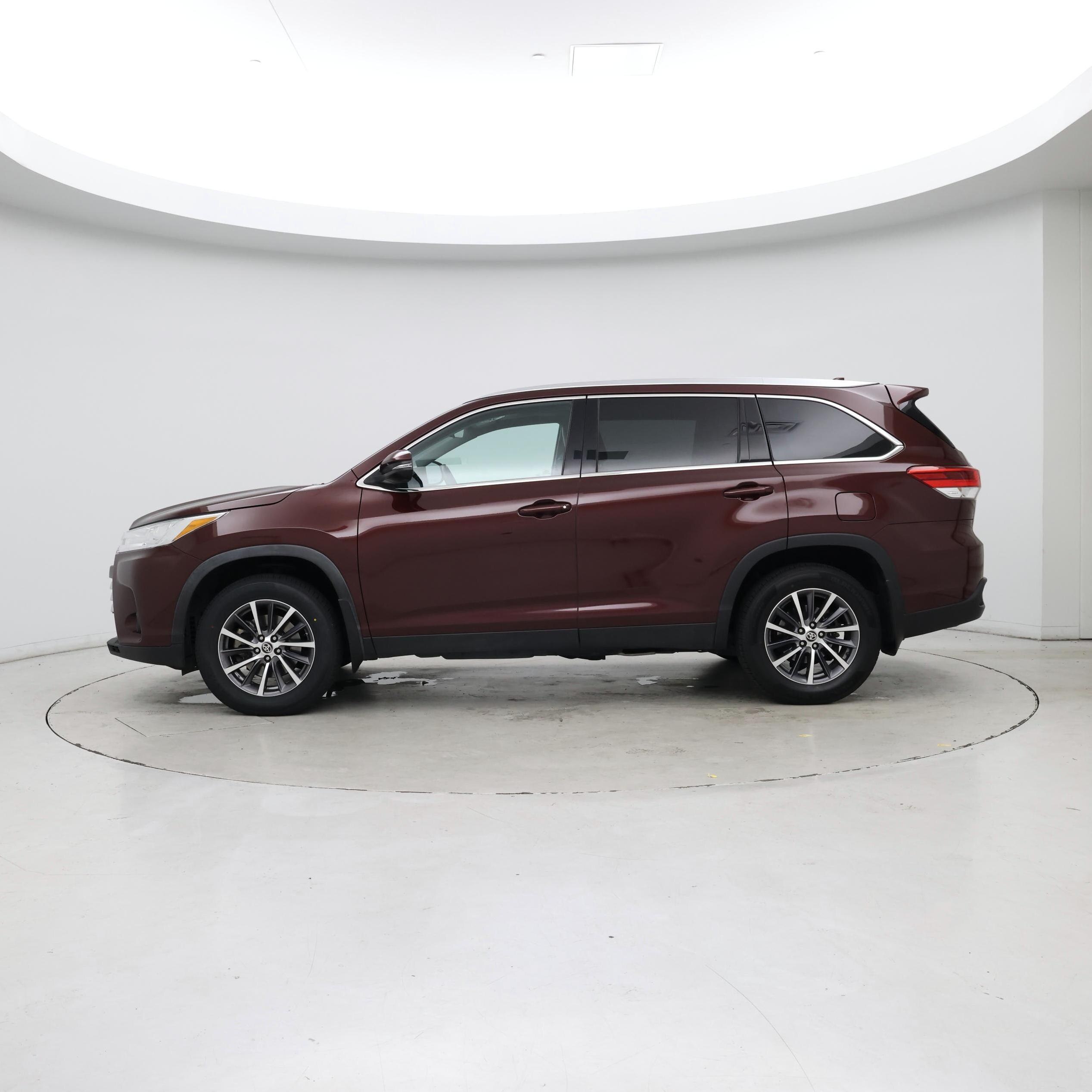 Thumbnail: 2019 Toyota Highlander - 3