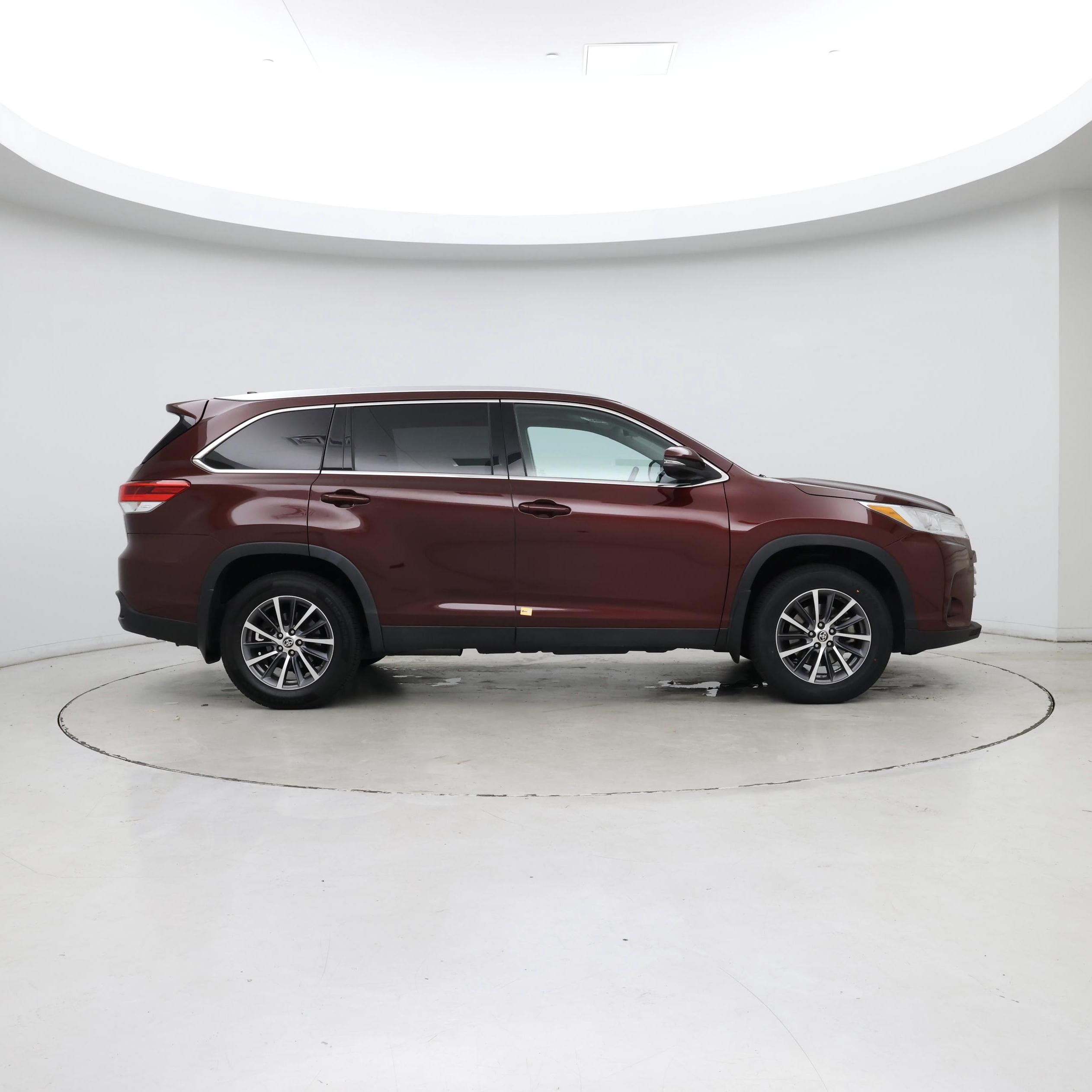 Thumbnail: 2019 Toyota Highlander - 7