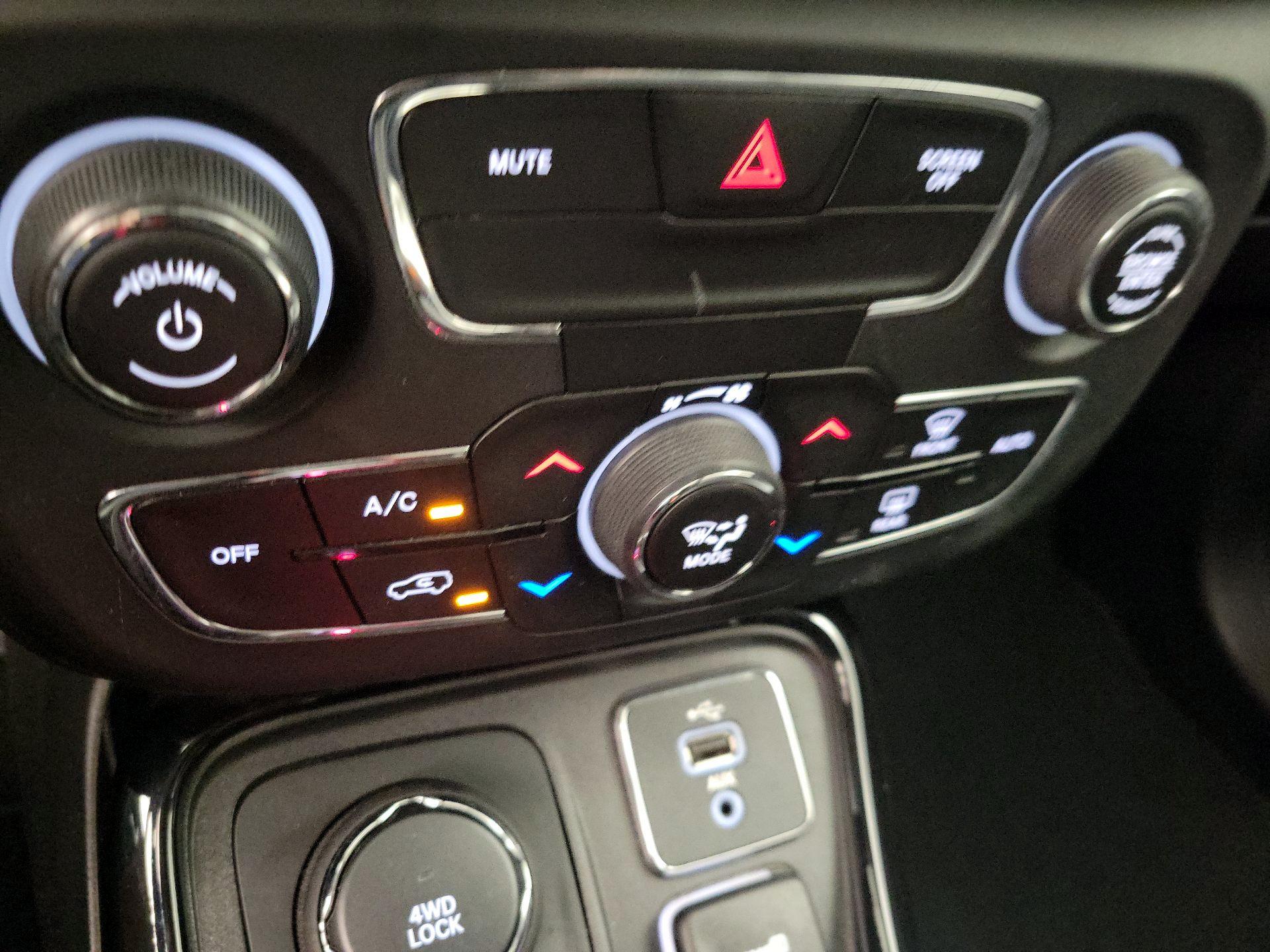 Thumbnail: 2018 Jeep Compass - 16