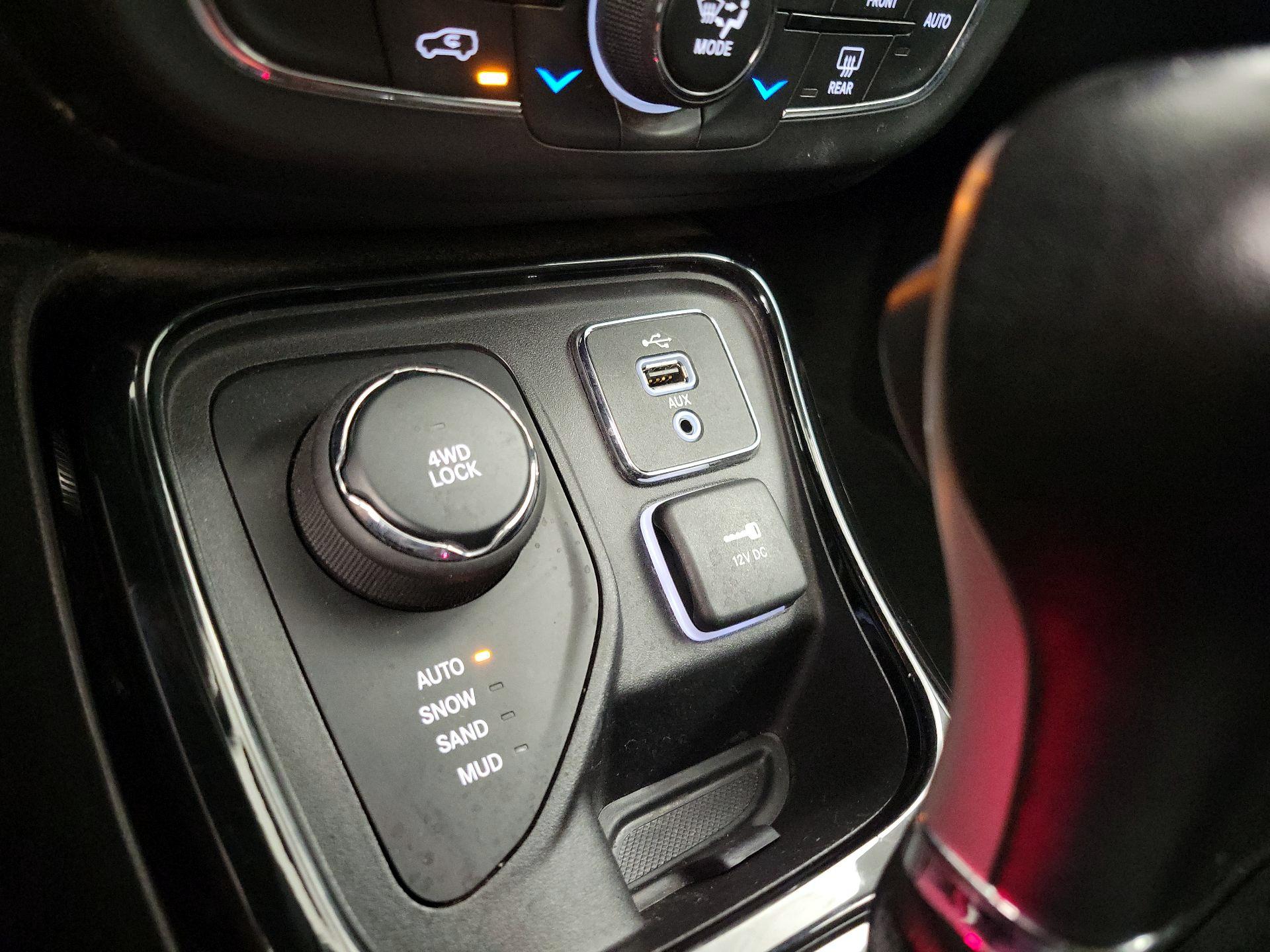Thumbnail: 2018 Jeep Compass - 18