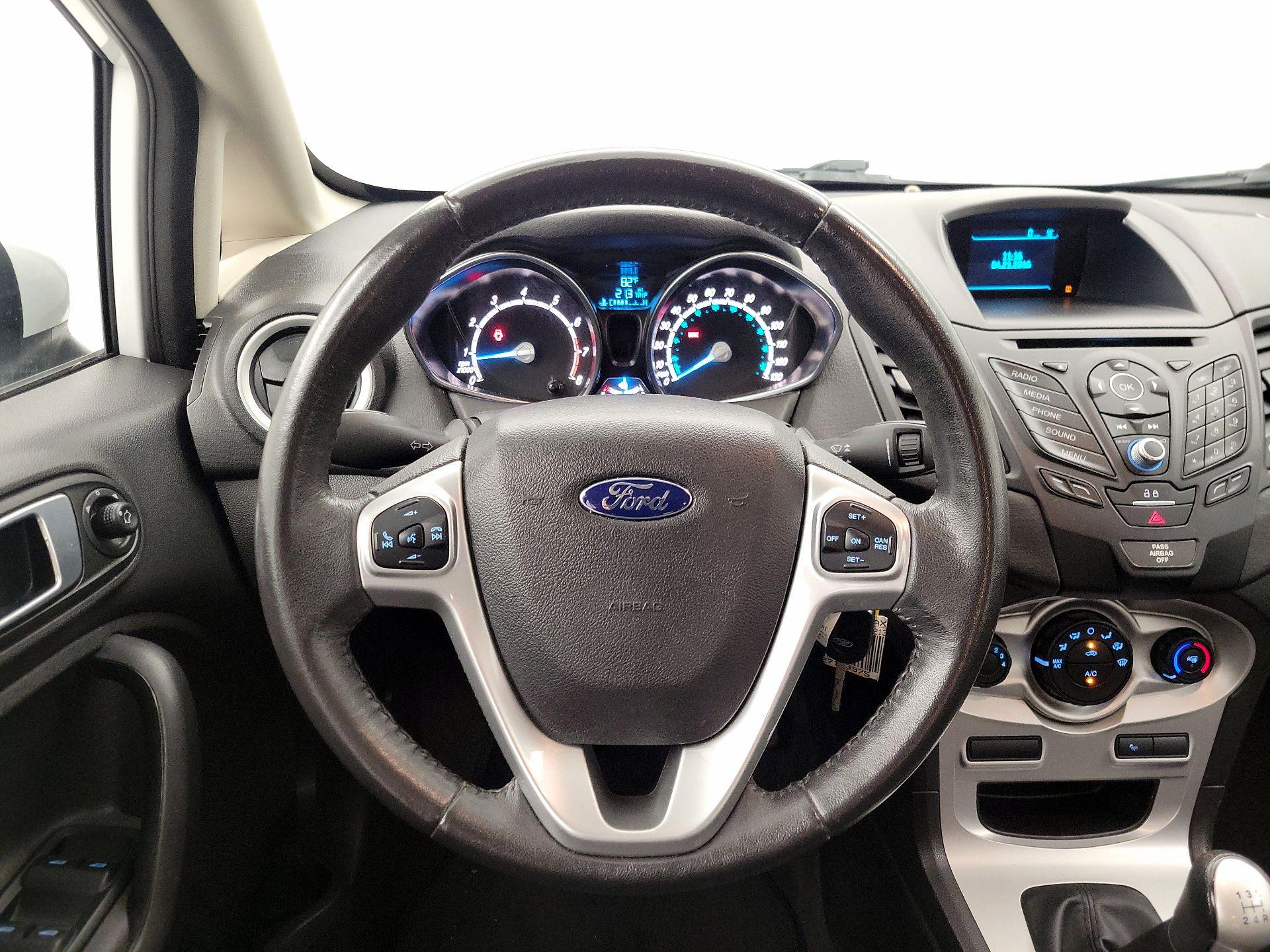 Thumbnail: 2015 Ford Fiesta - 10