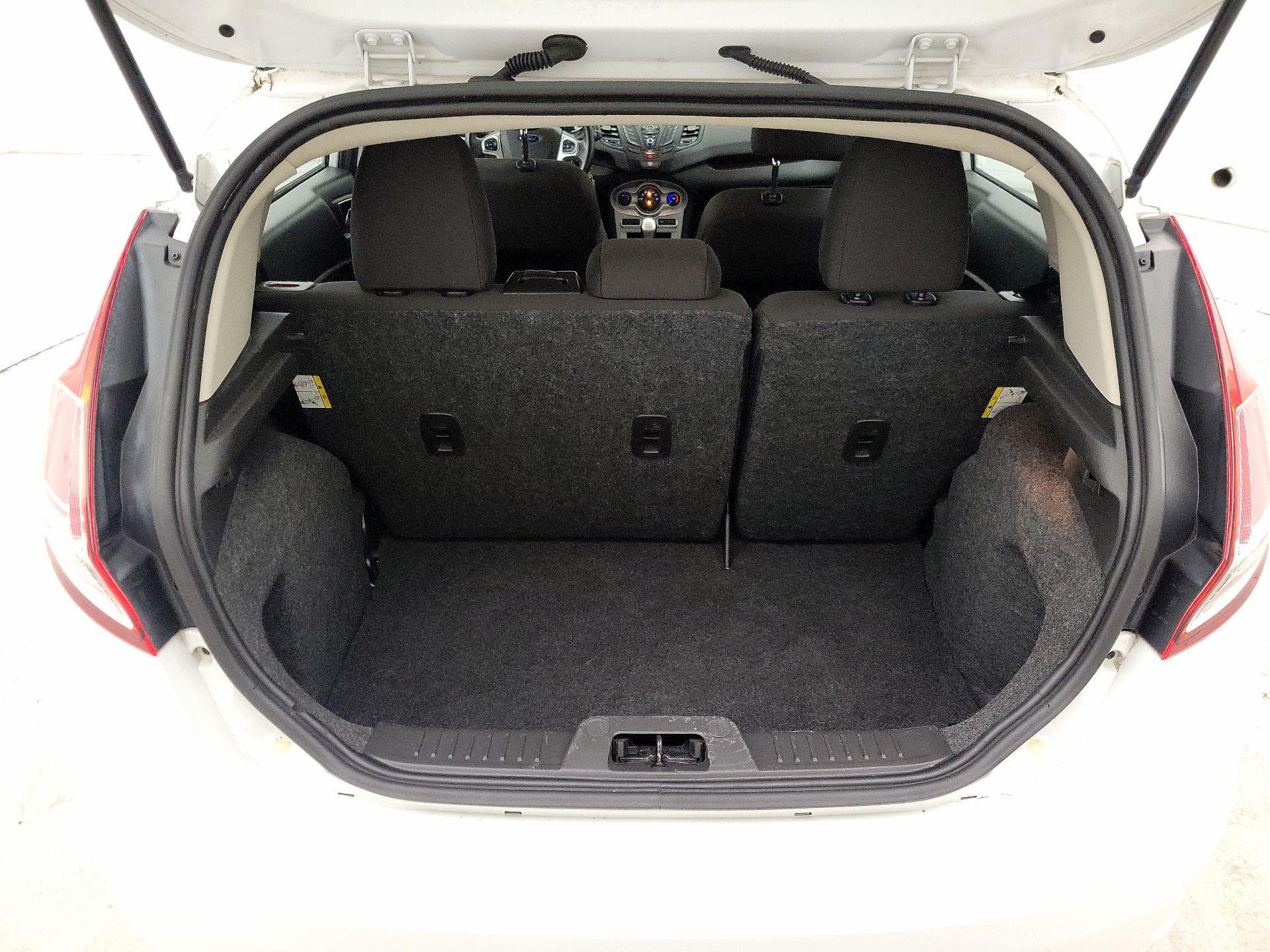 Thumbnail: 2015 Ford Fiesta - 19