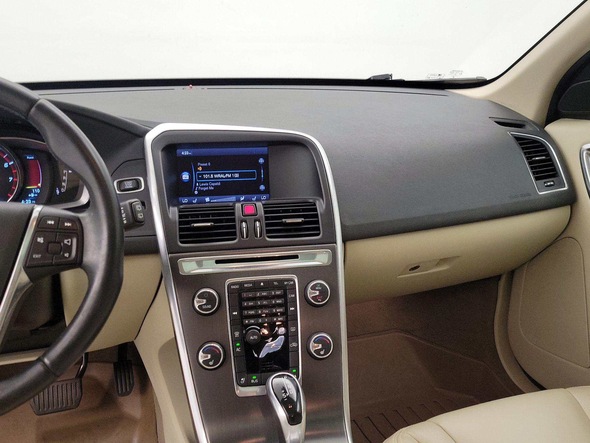 Thumbnail: 2014 Volvo XC60 - 9